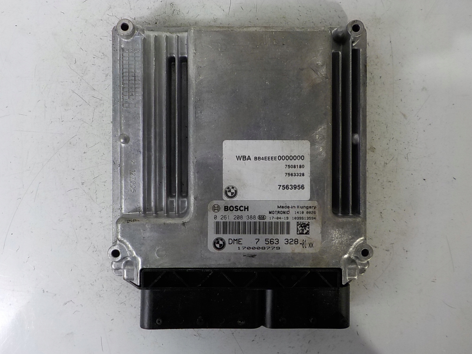 BMW computer control unit 0261208388 7563328-01