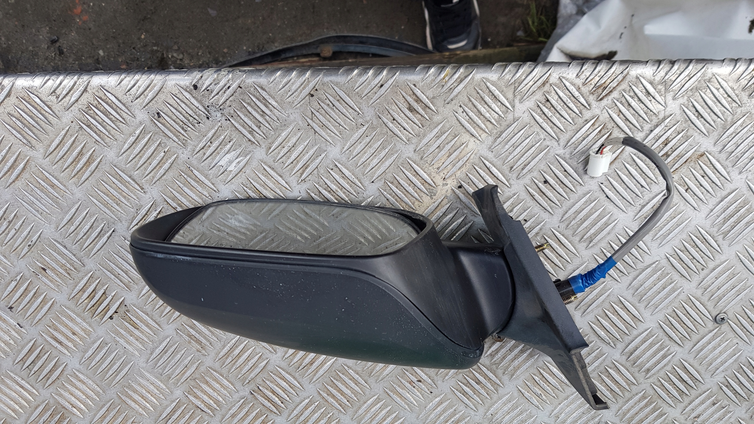 TOYOTA YARIS II mirror right EUROPA