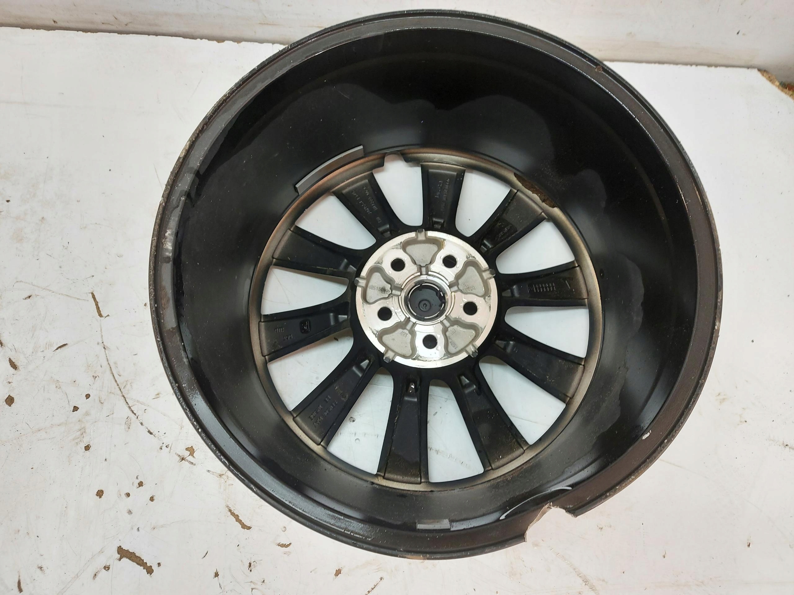 TESLA MODEL Y 2024r disk disk 20 poškozená 1188223-00-C