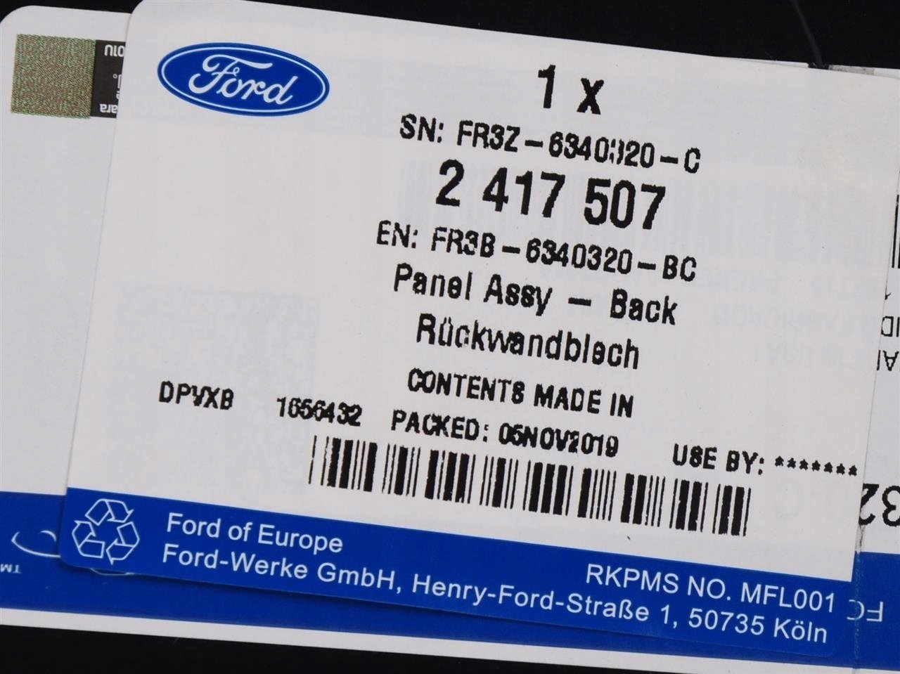 PAS TYLNY WEWNETRZNY MUSTANG 2015 17 17 Part manufacturer Ford OE