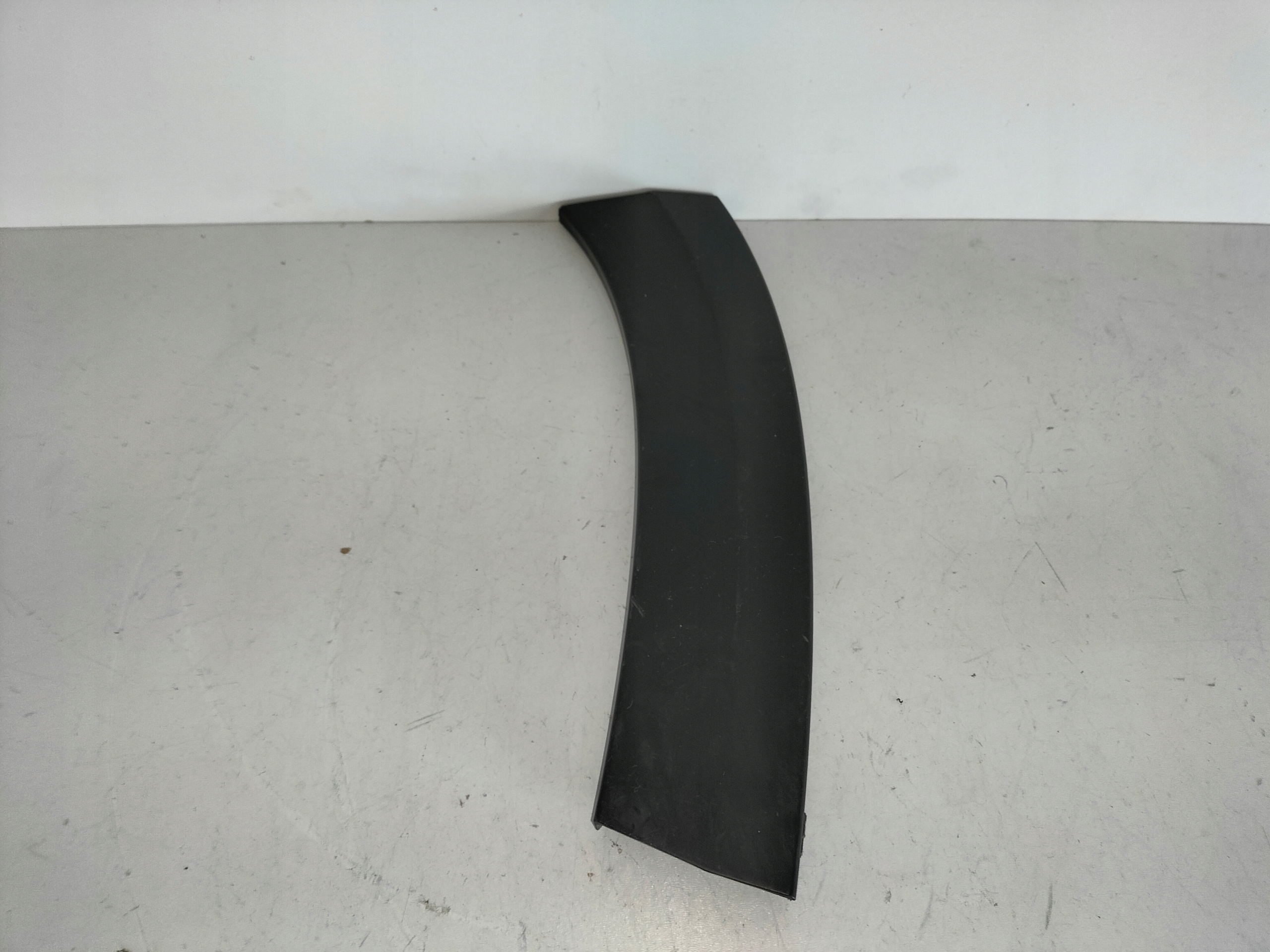 moulding cap of a bumper front right VW TAOS 20