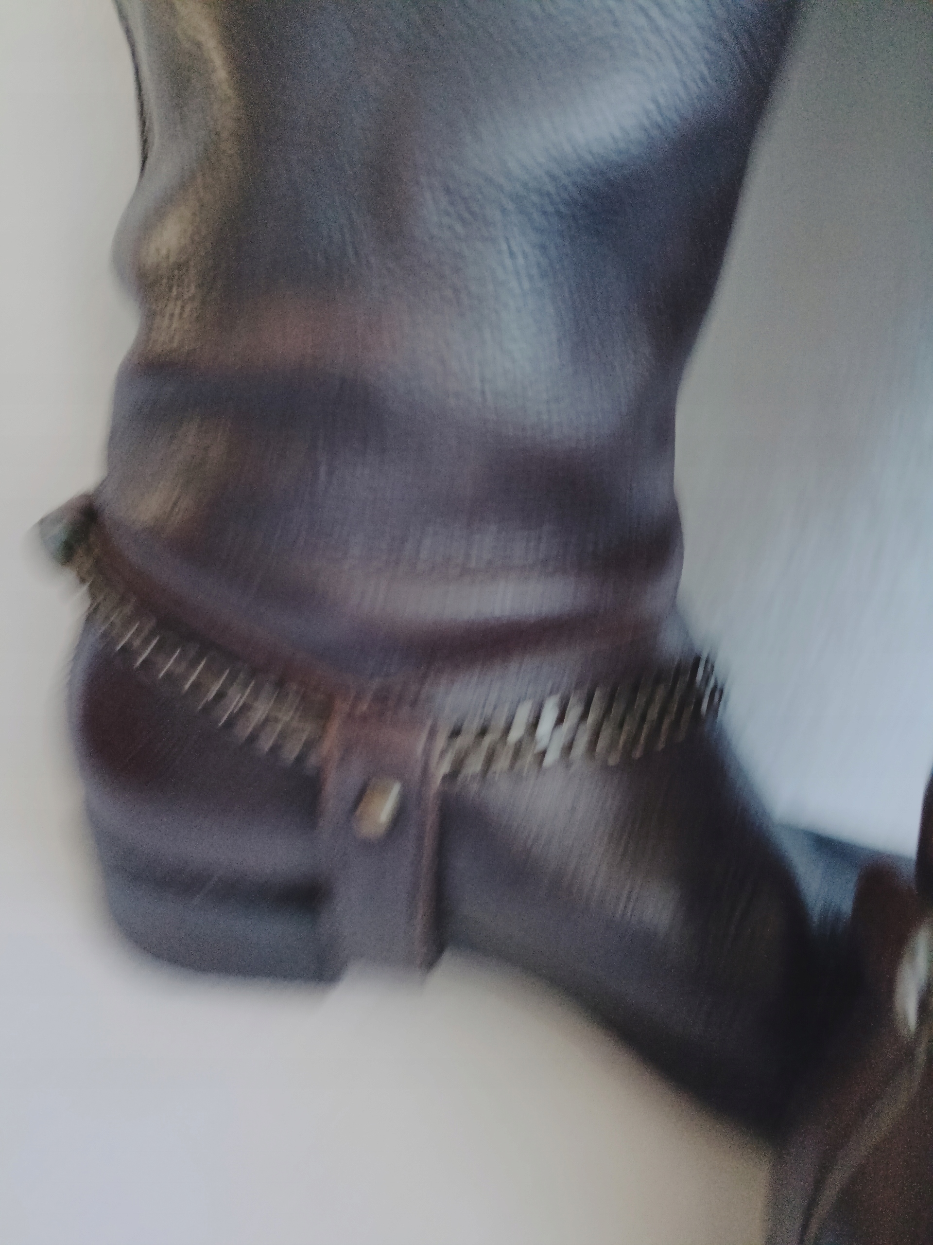 DKNY solidne skórzane kowbojki z łańcuchem 40,5 Kod producenta 0000