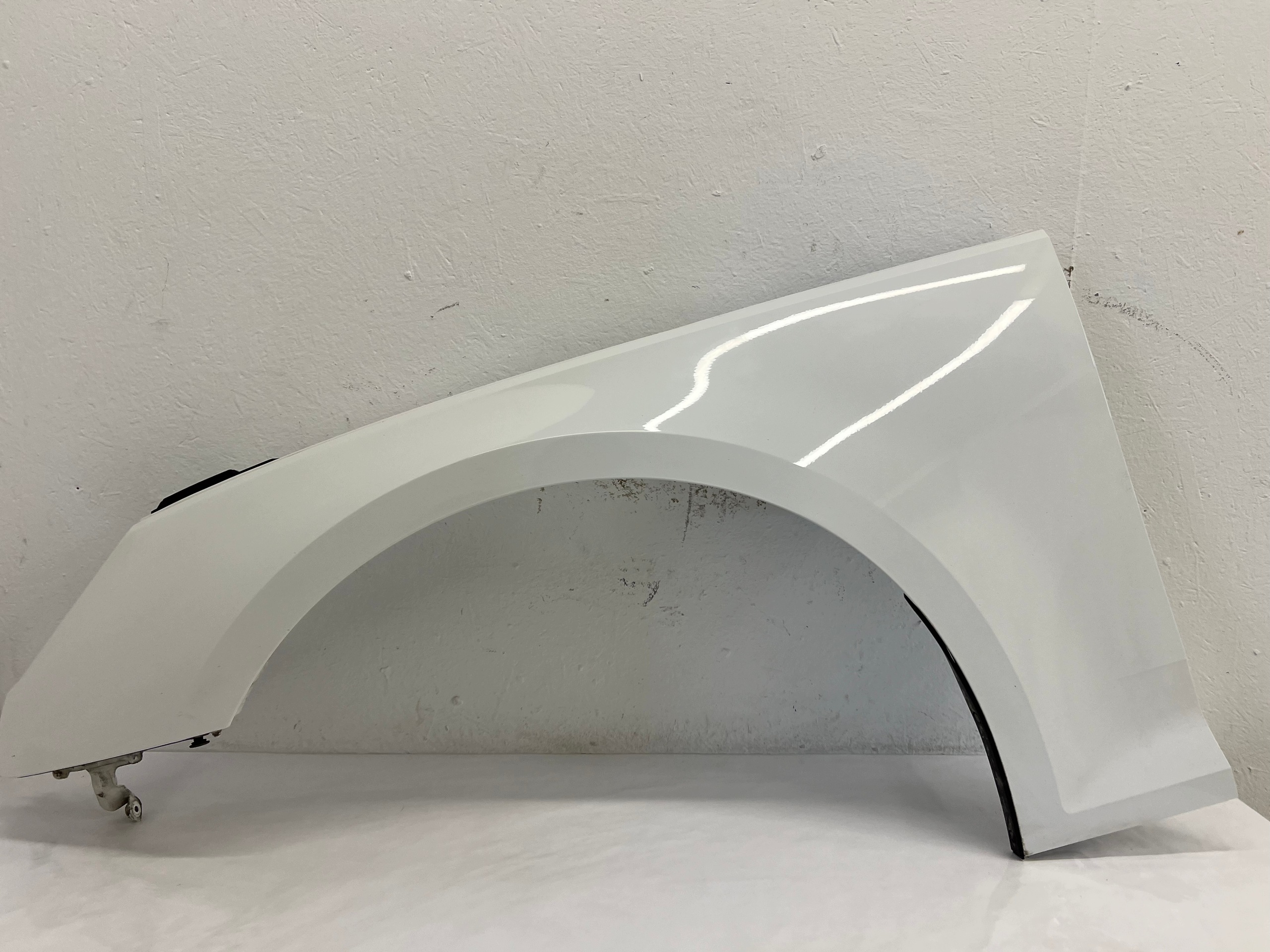 AUDI A4 B9 16-19 fender left front front W colour LY9C original LAKIER
