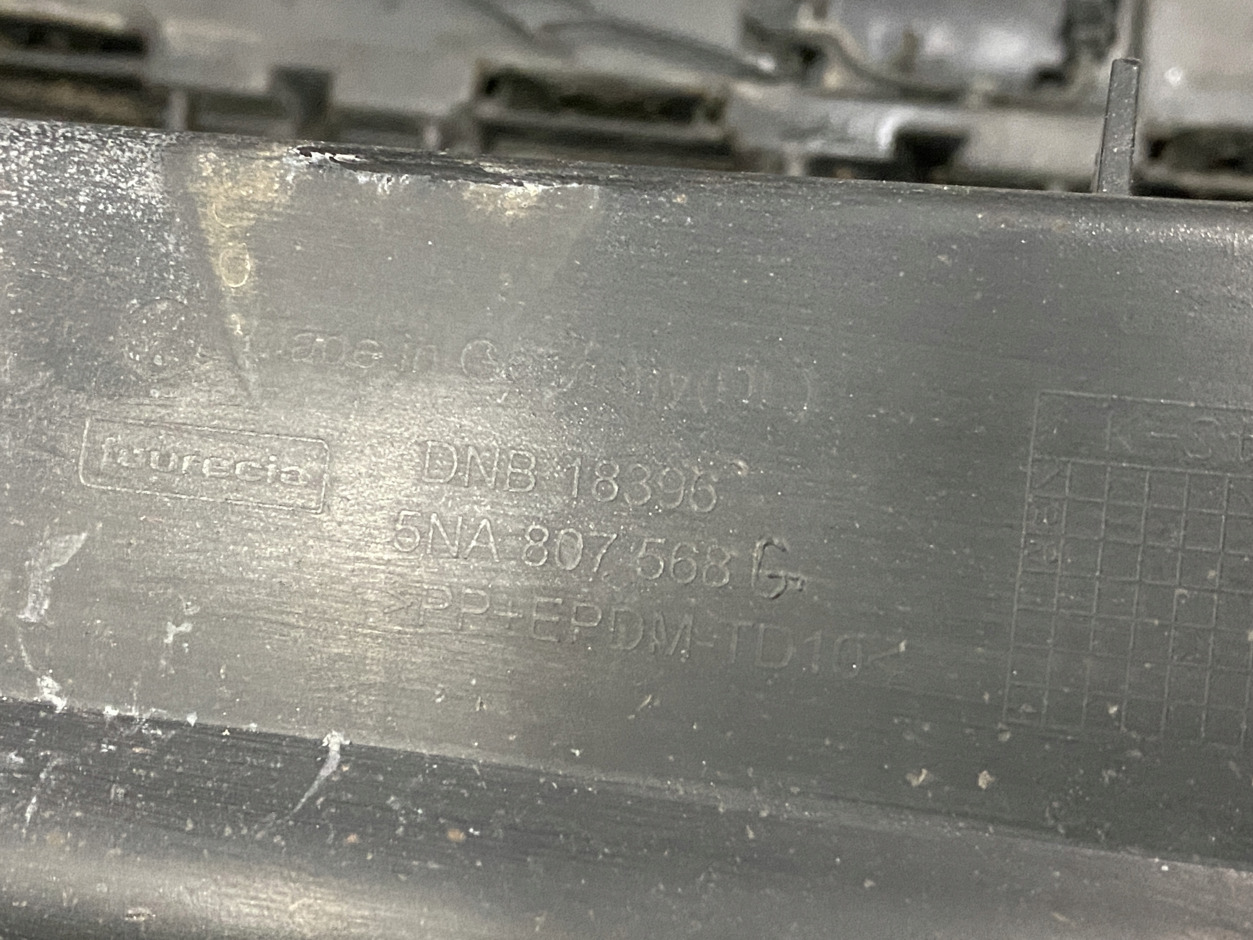 VW TIGUAN 5NA nárazník záď