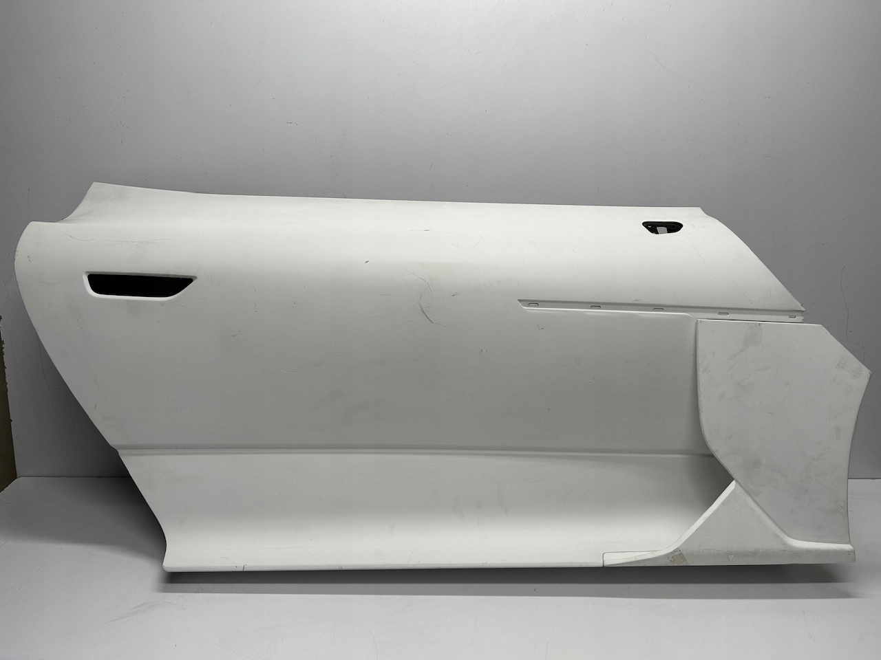 MASERATI MC20 door right + moulding Right Door