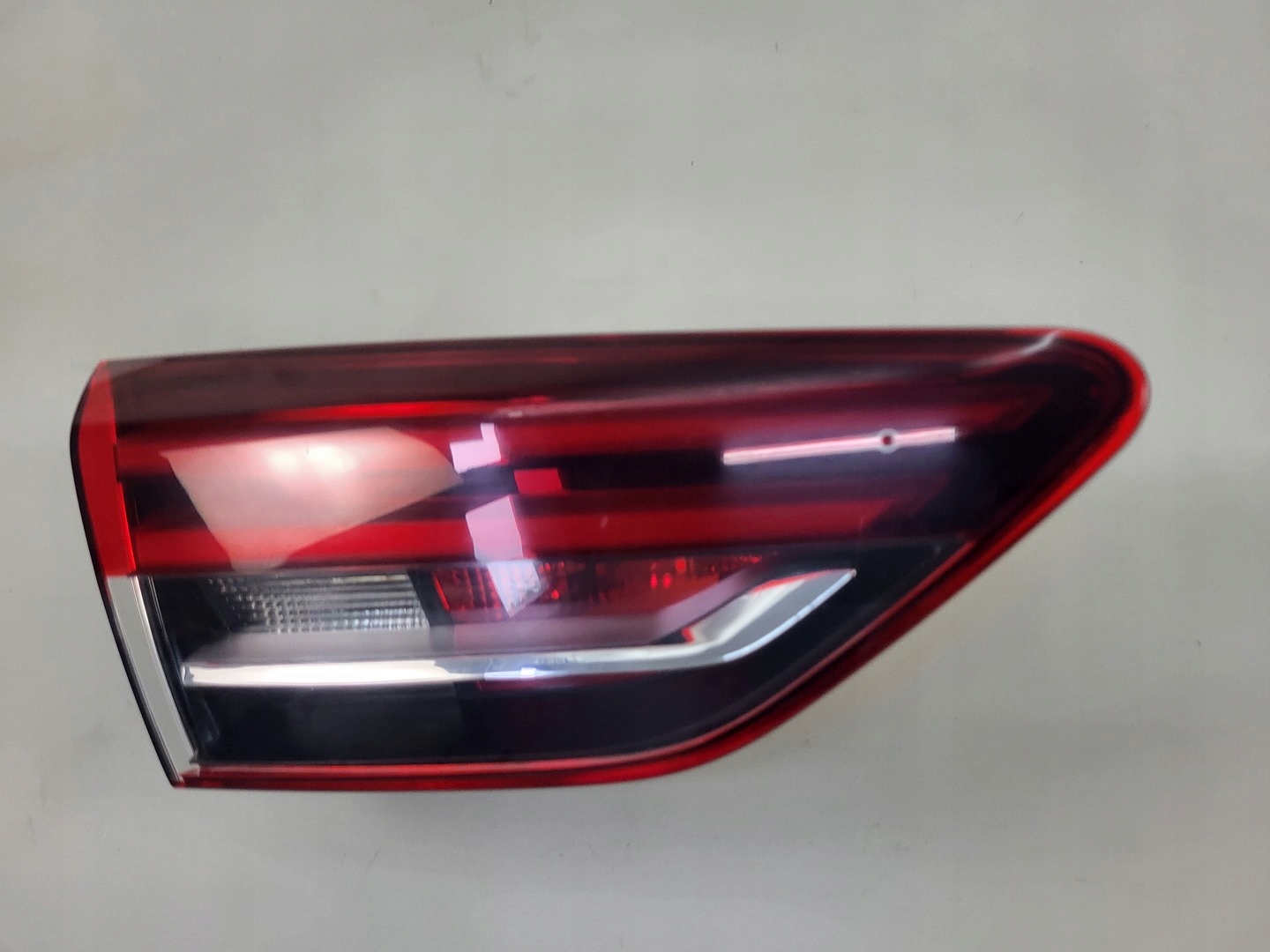 light to the bonnet left rear part left rear OPEL INSIGNIA B HB 39108791