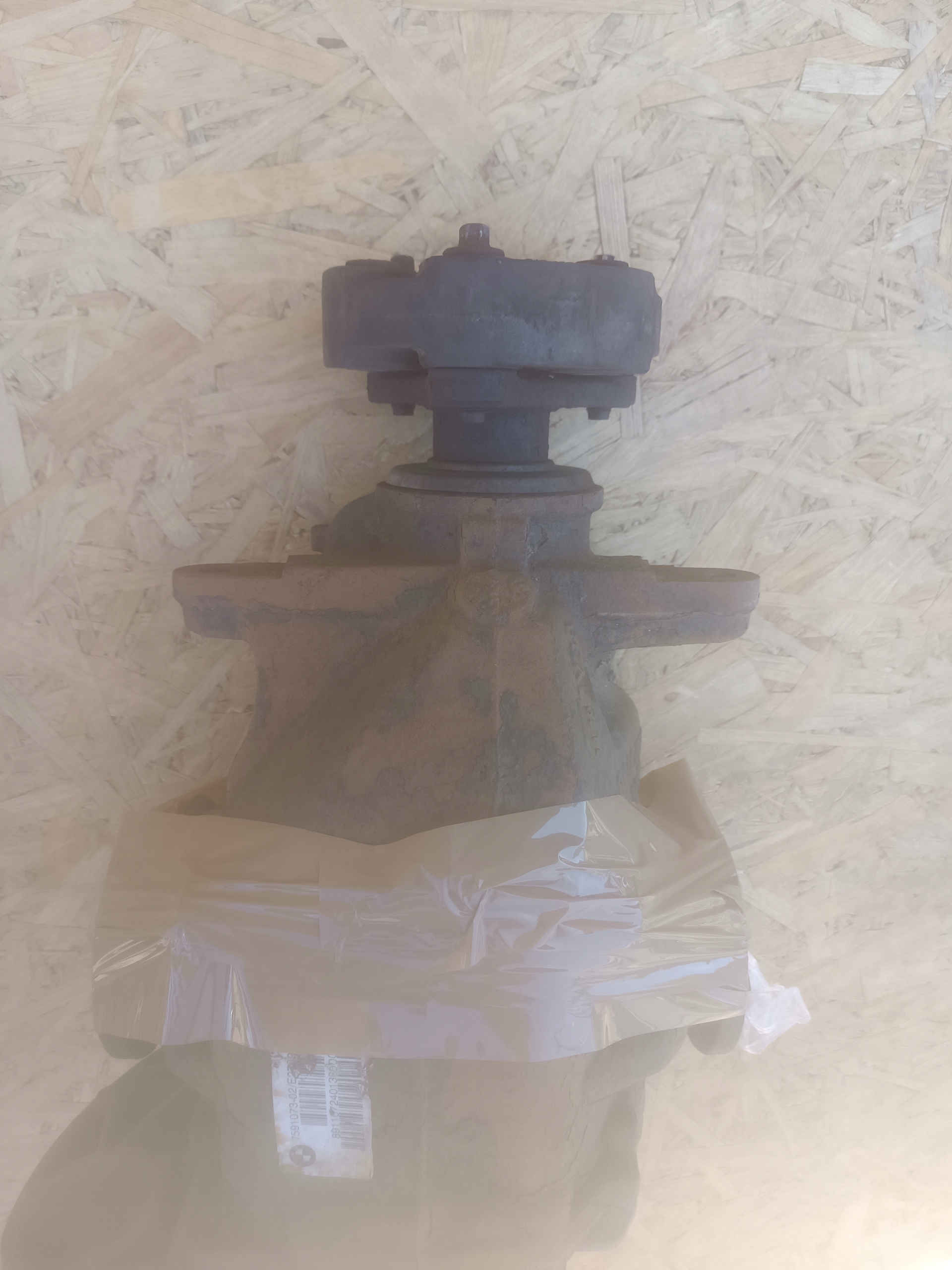 BMW 3 E90 E91 2.0 D Differential Differential heck 7591073-02