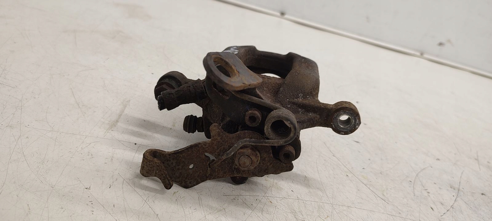 caliper rear part rear left VW Golf VI 1,2 TSI