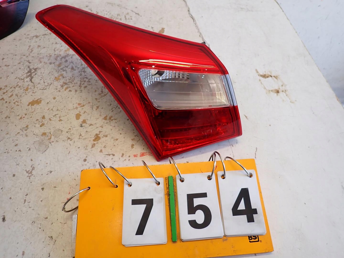 light rear part rear left HYUNDAI I30 II HB 2012- 92401-A50