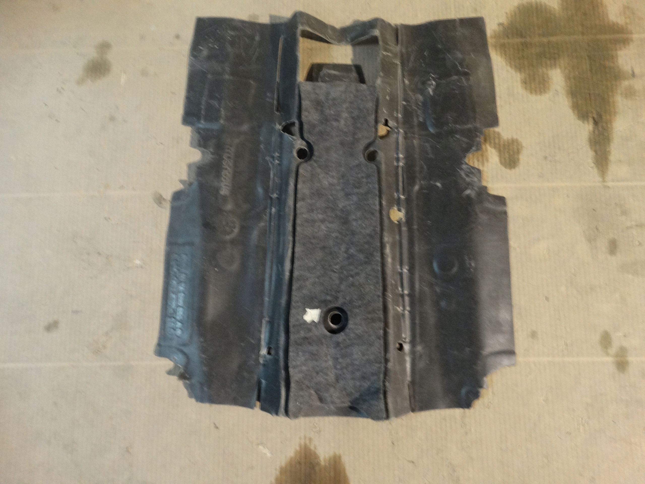 IDEALNE hangszigetelő TUNELU MERCEDES W223 1