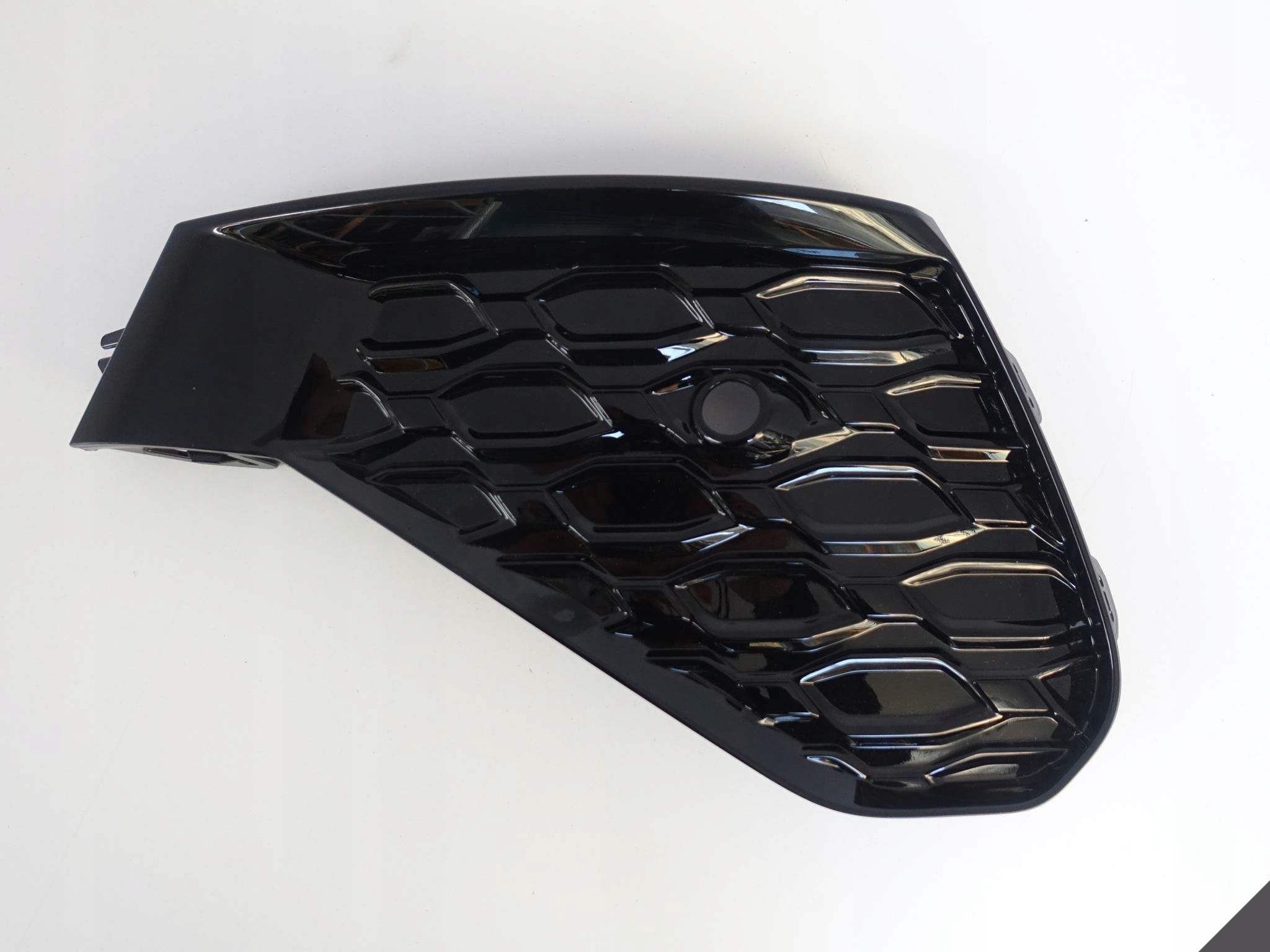 AUDI RS3 8Y0 20- bumper grid right rear part