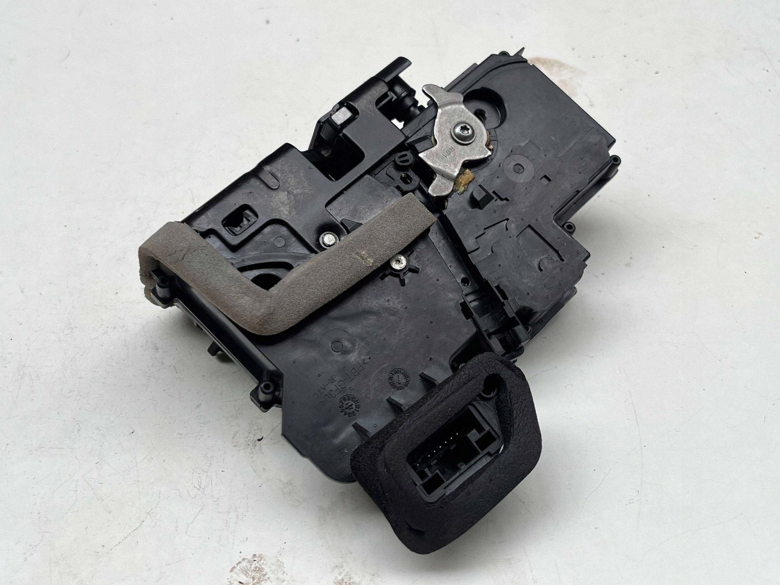 AUDI A6 C8 lock door right rear part 4K0839016P @M
