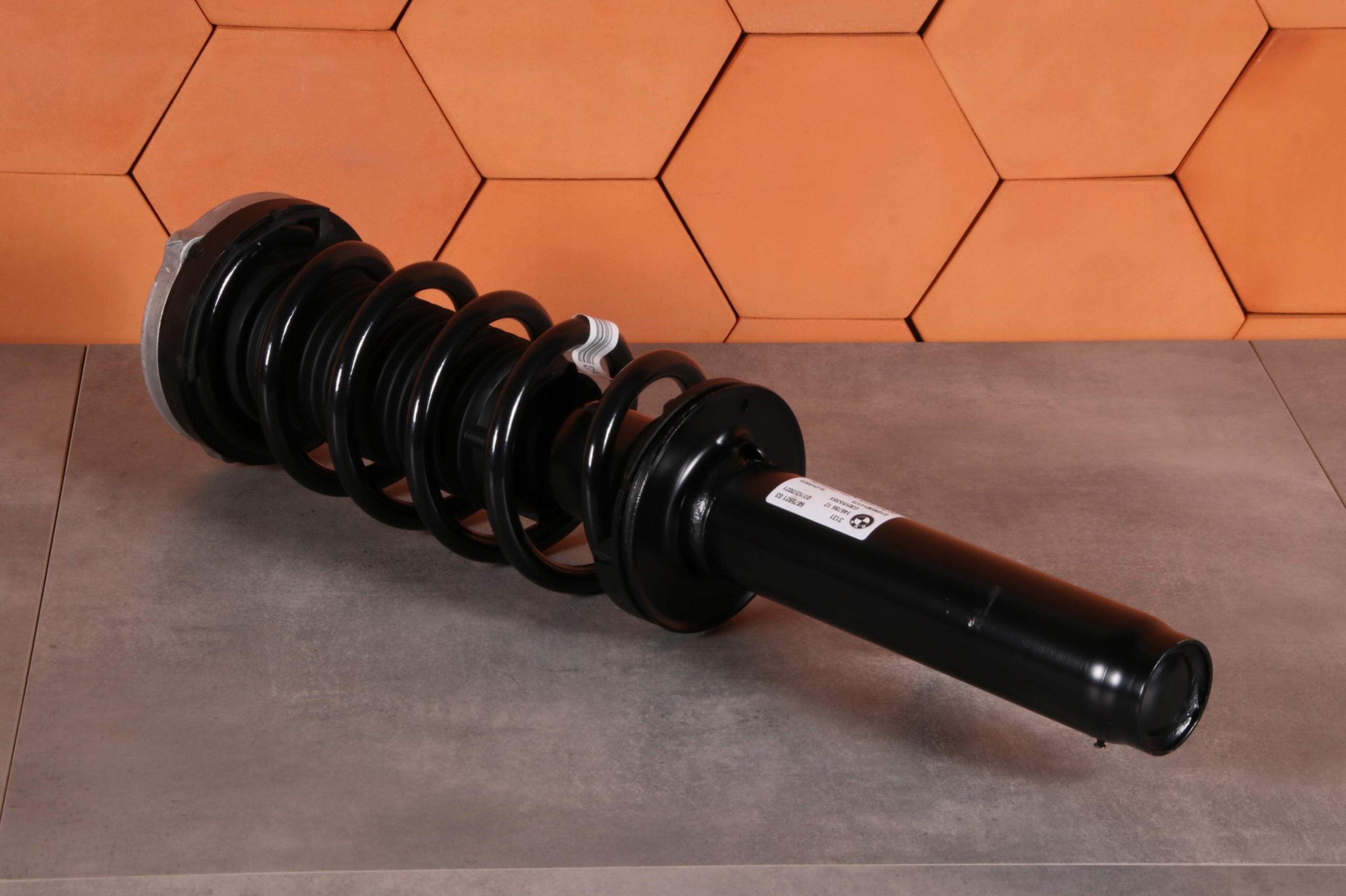 BMW 5 G30 G30 LCI shock absorber left front front XDRIVE 6875921 30 km !!!