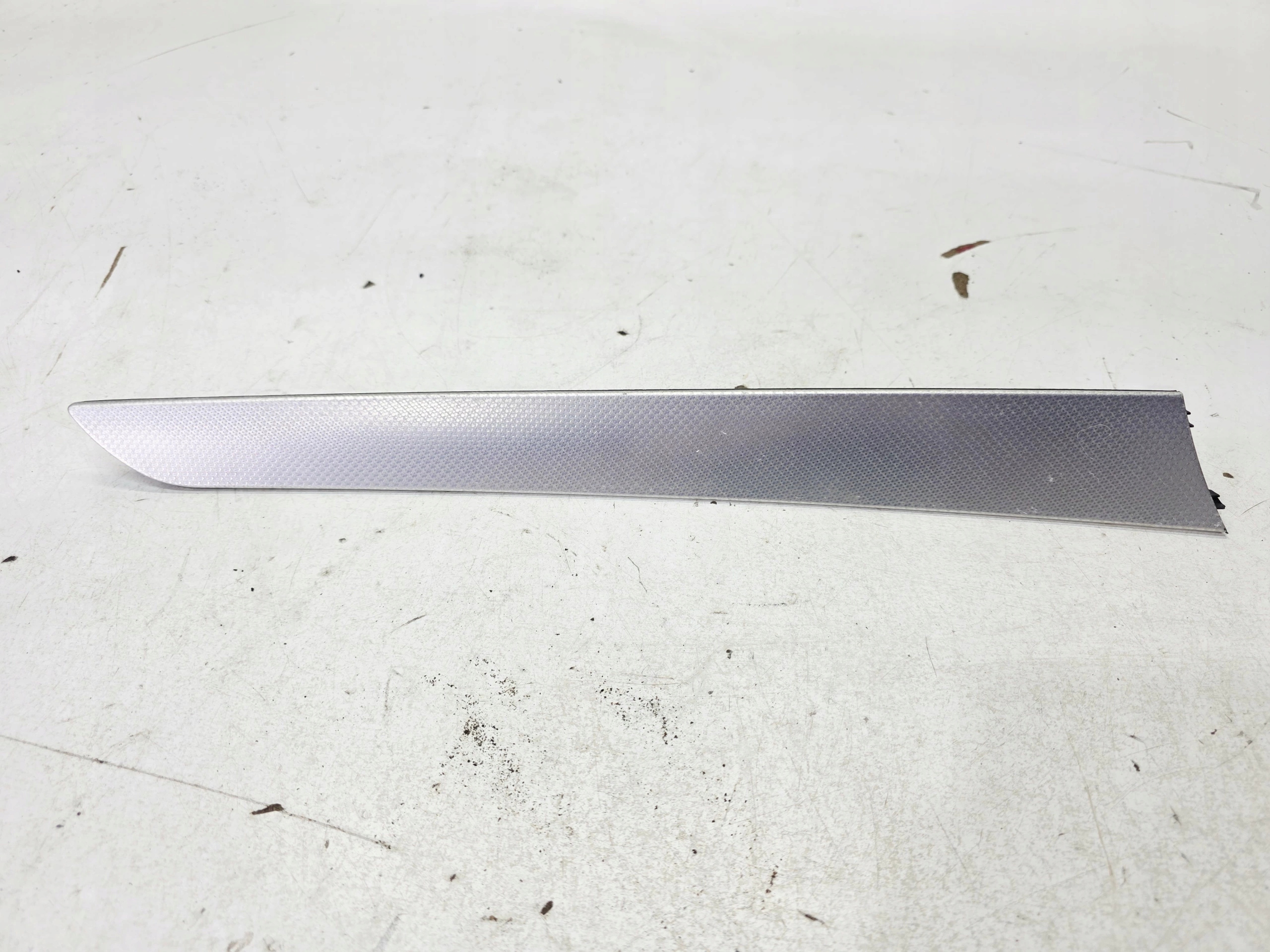moulding DEKOR door left front AUDI A4 B8 A5 8K0867409 KOLKA