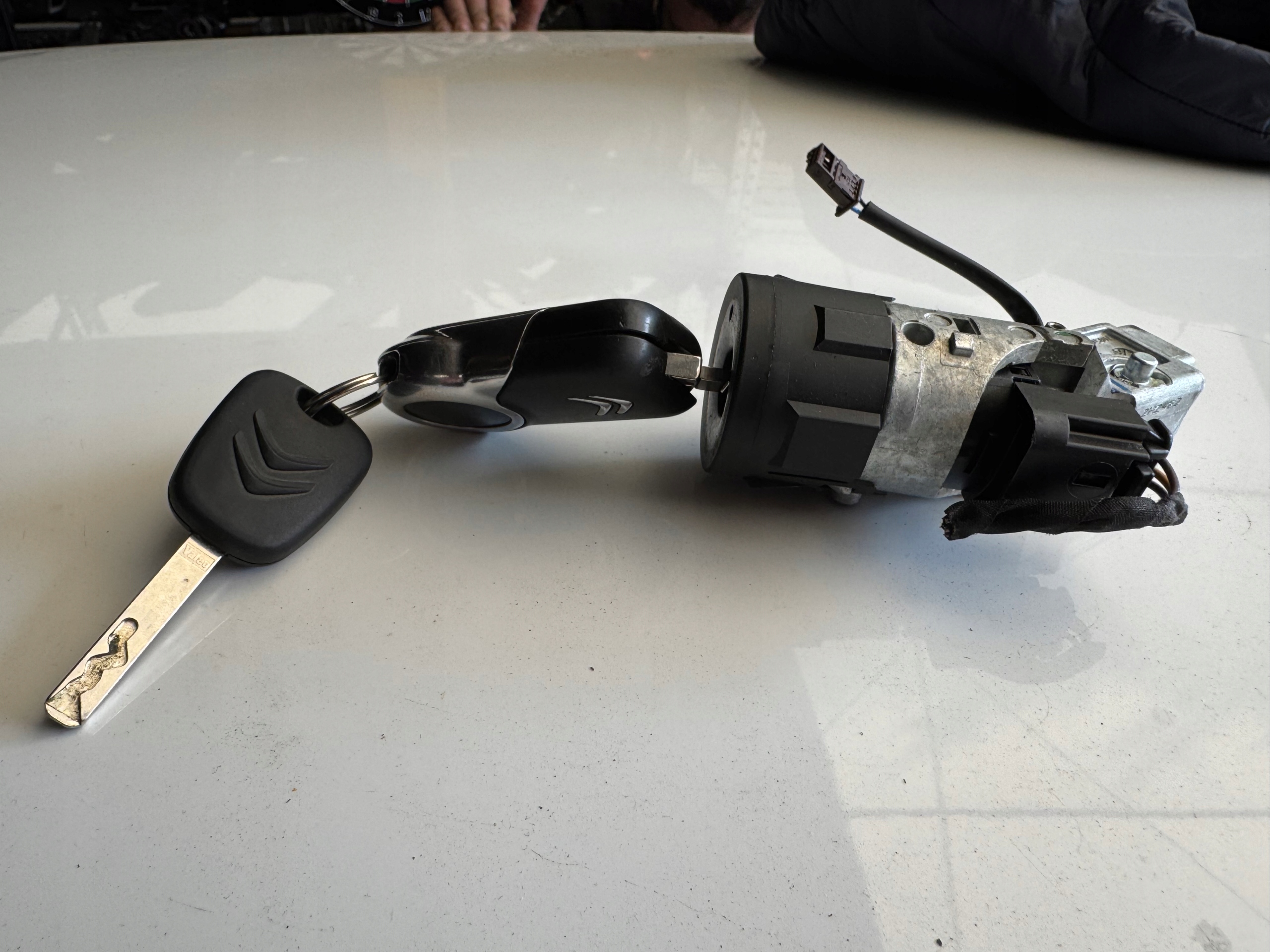 ignition key Citroen DS3 9663123380 komplet