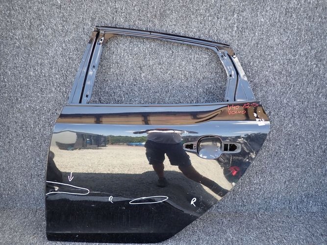 VOLVO V40 12- door left rear. rear part