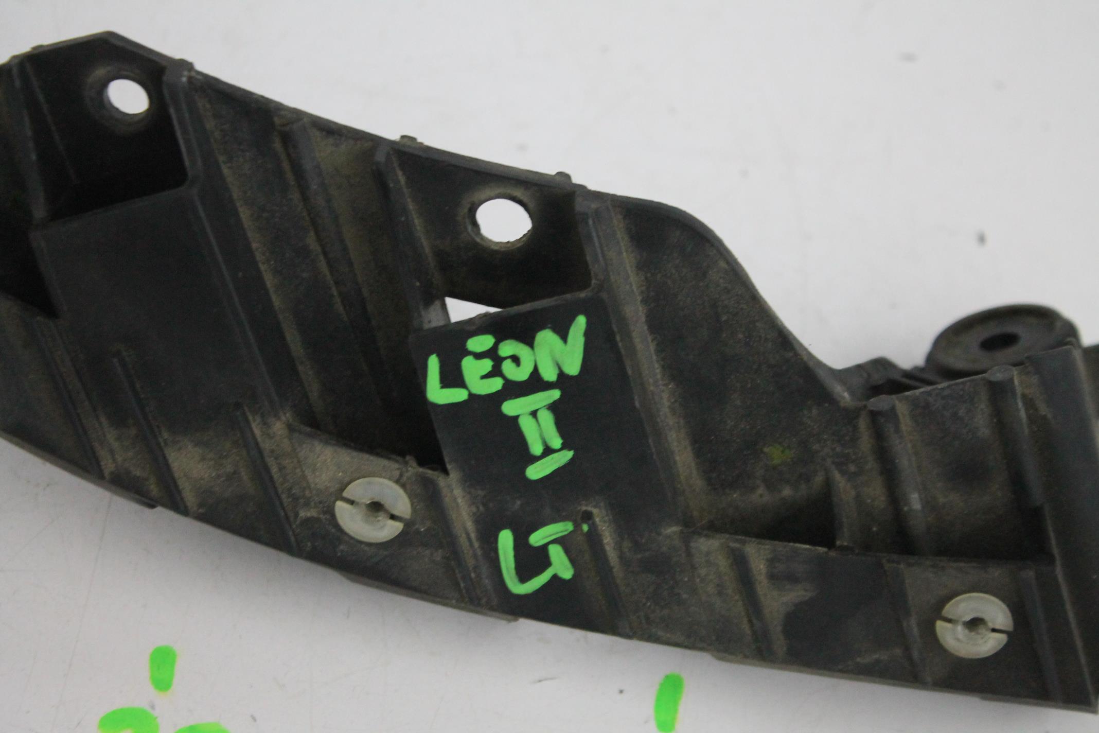 bumper bracket left rear part 1P0807377 SAT LEON II LIFT