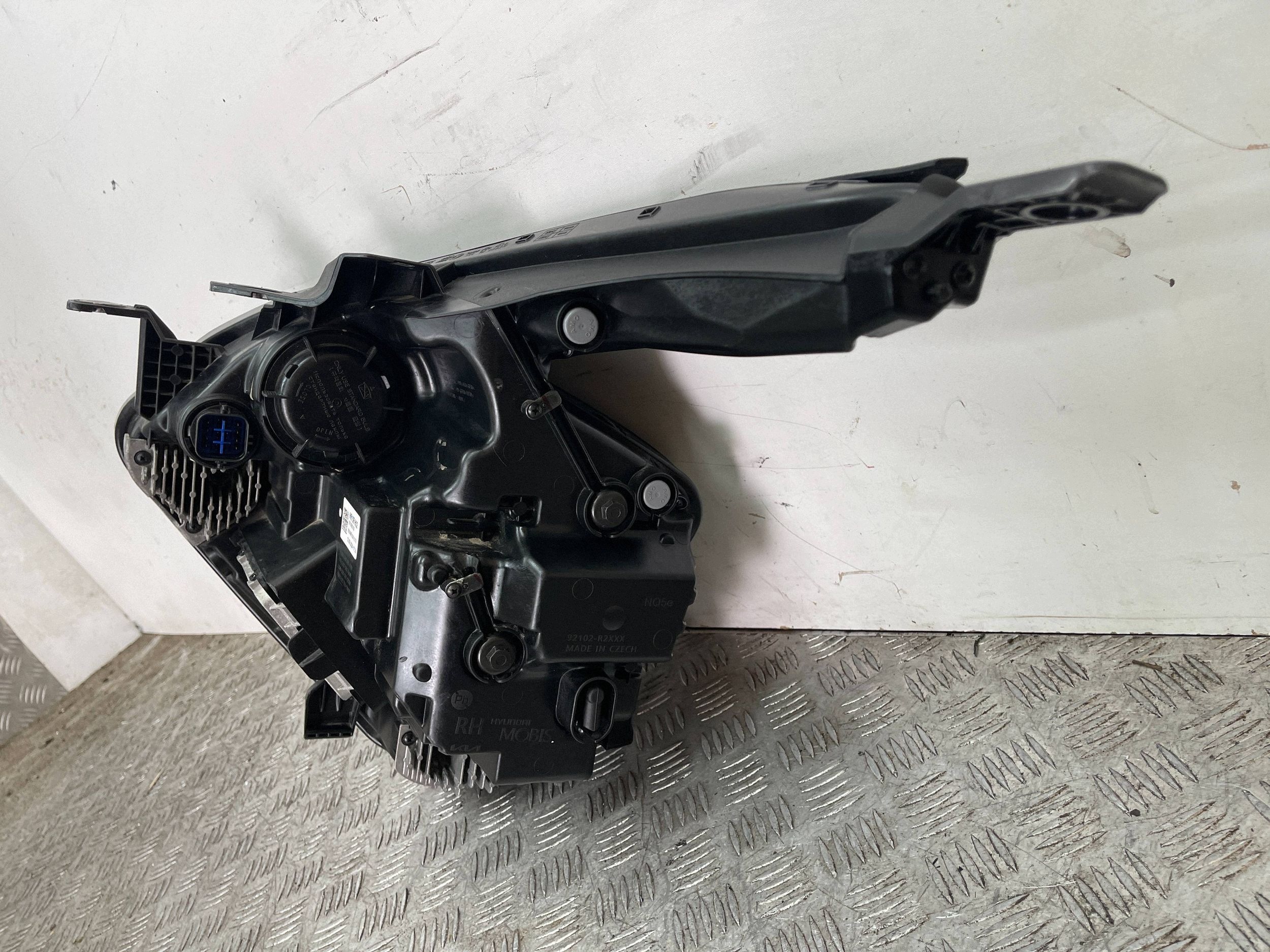 REFLEKTOR light front front right KIA SPORTAGE V 5 21- GT 92102-R2150
