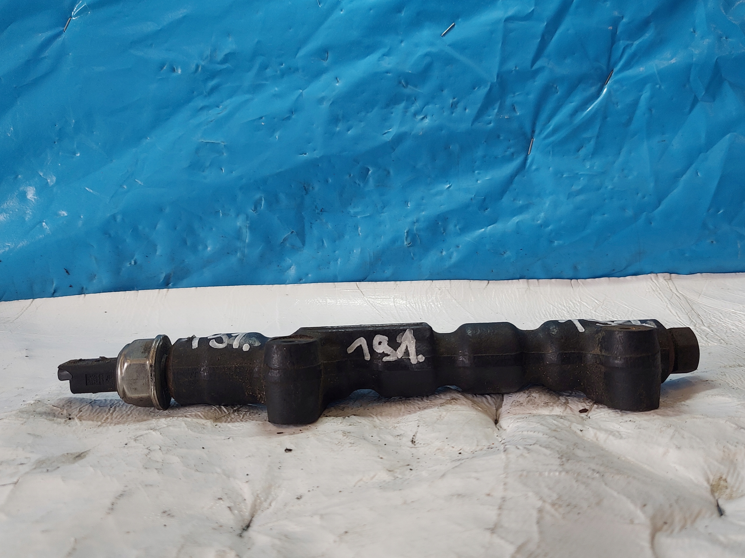 Rampe injection CITROEN C3 1.4 HDI 9642503380