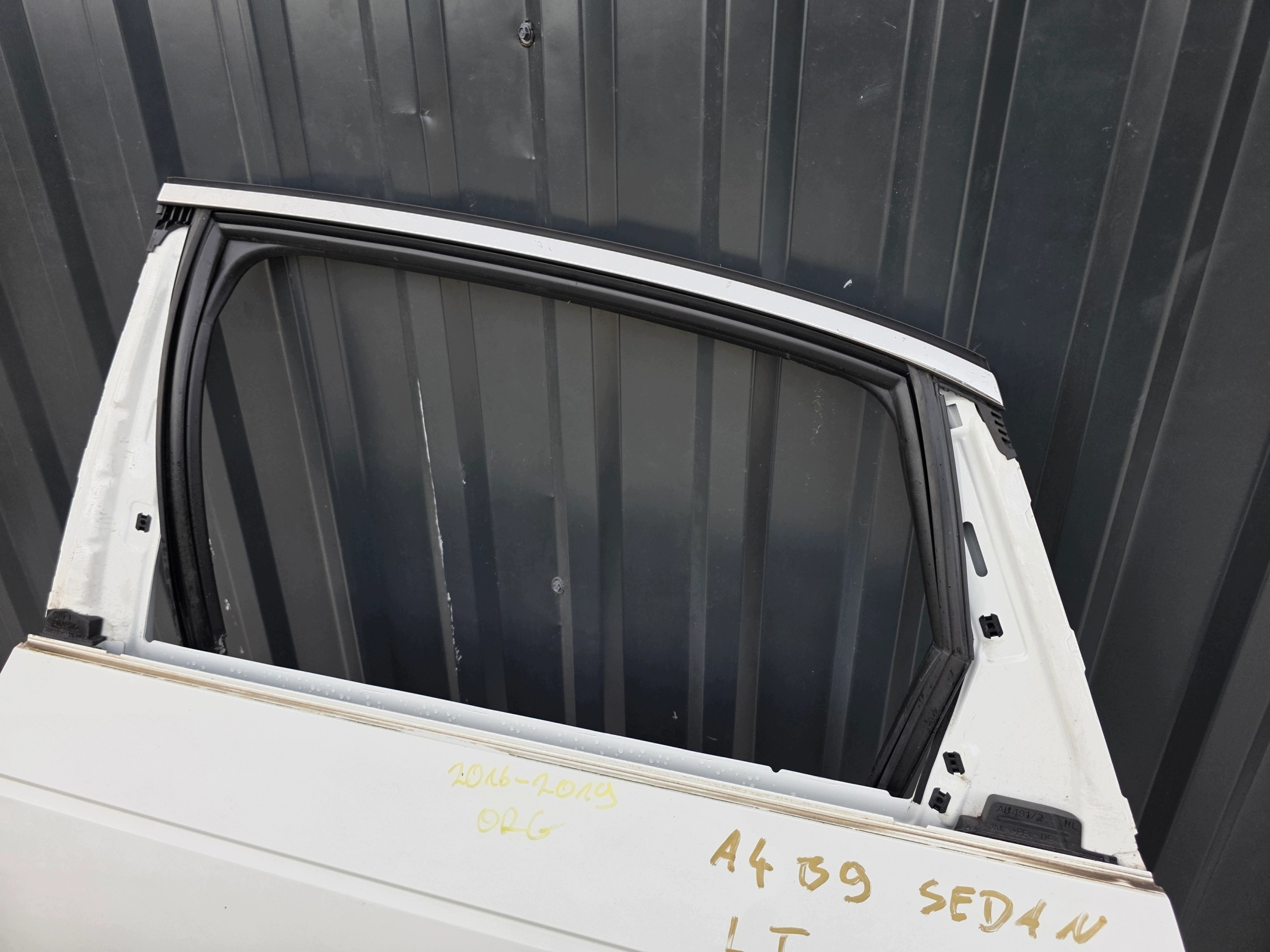 door left rear part AUDI A4 B9 LY9C 2016-2019 original !!!