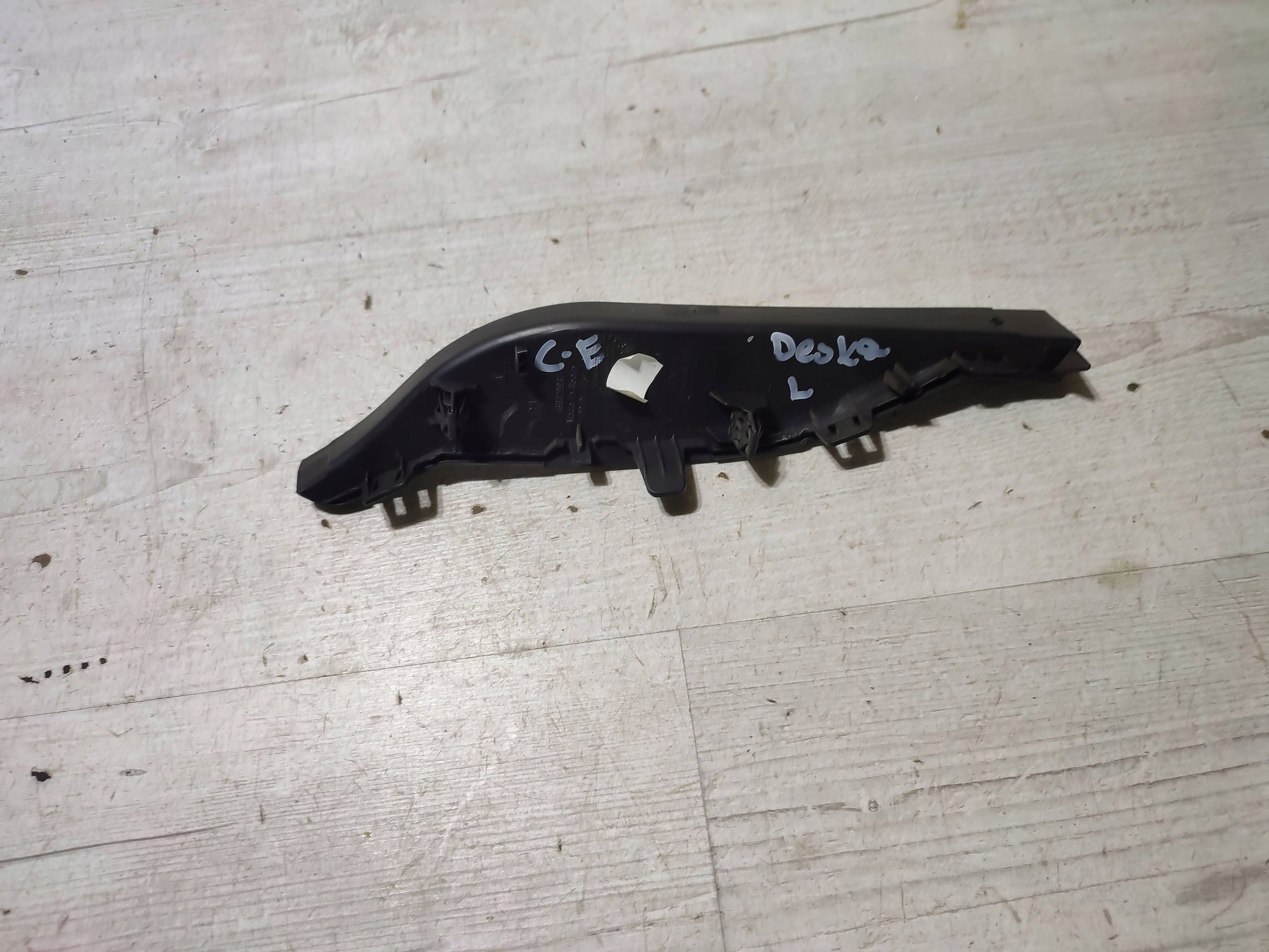 Opel Corsa E 2018 left side bok of the dashboard rozdzielczej