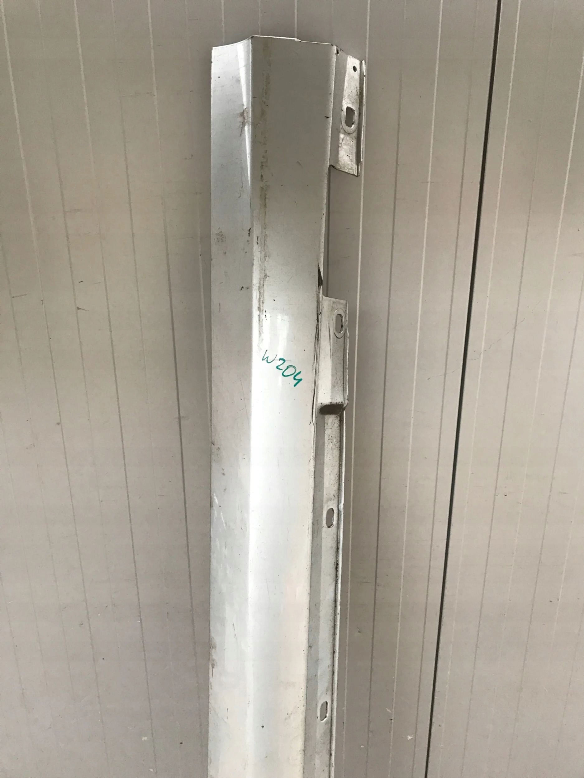 moulding threshold left MERCEDES W204 A2046900340