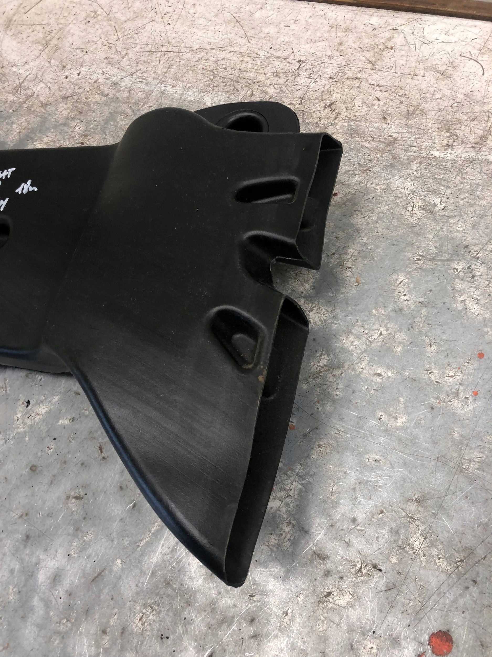 drain air conditioning devices left VW PASSAT B8 5Q0819805C