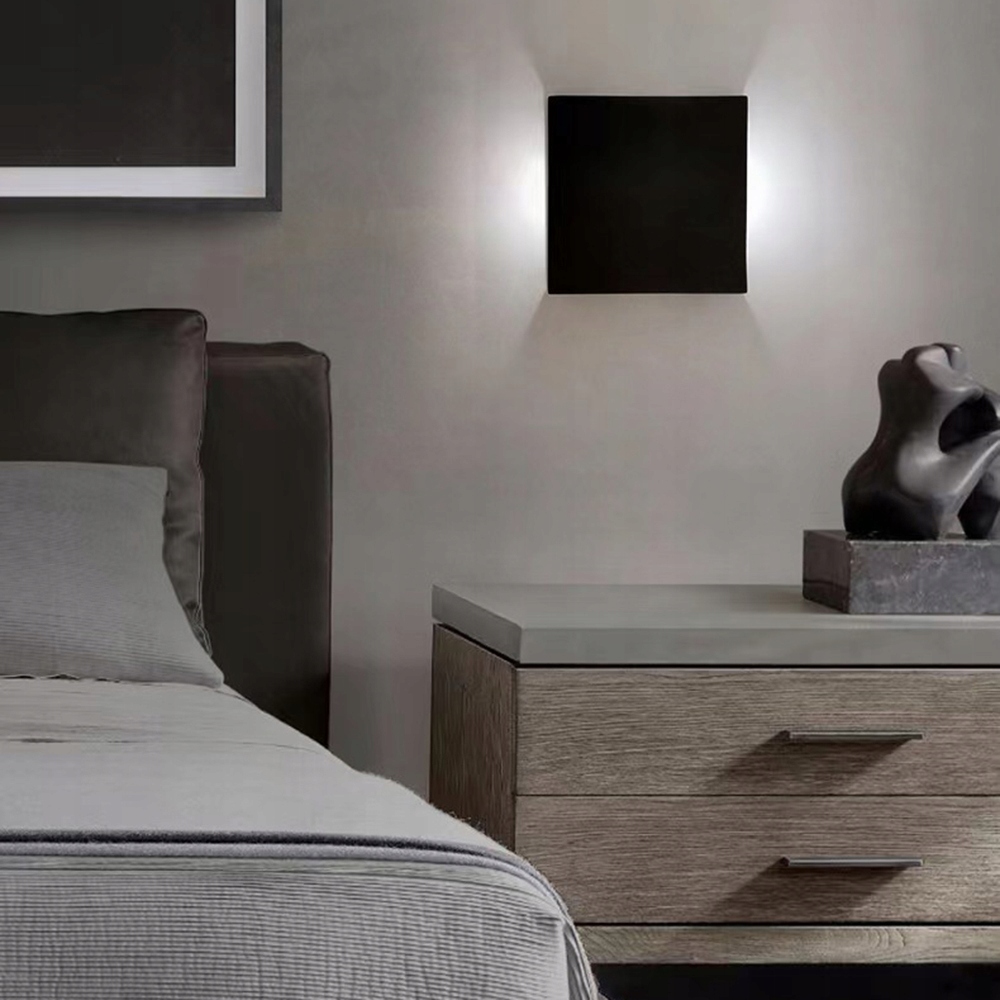 Biała lampa ścienna LED 6W do przedpokoju