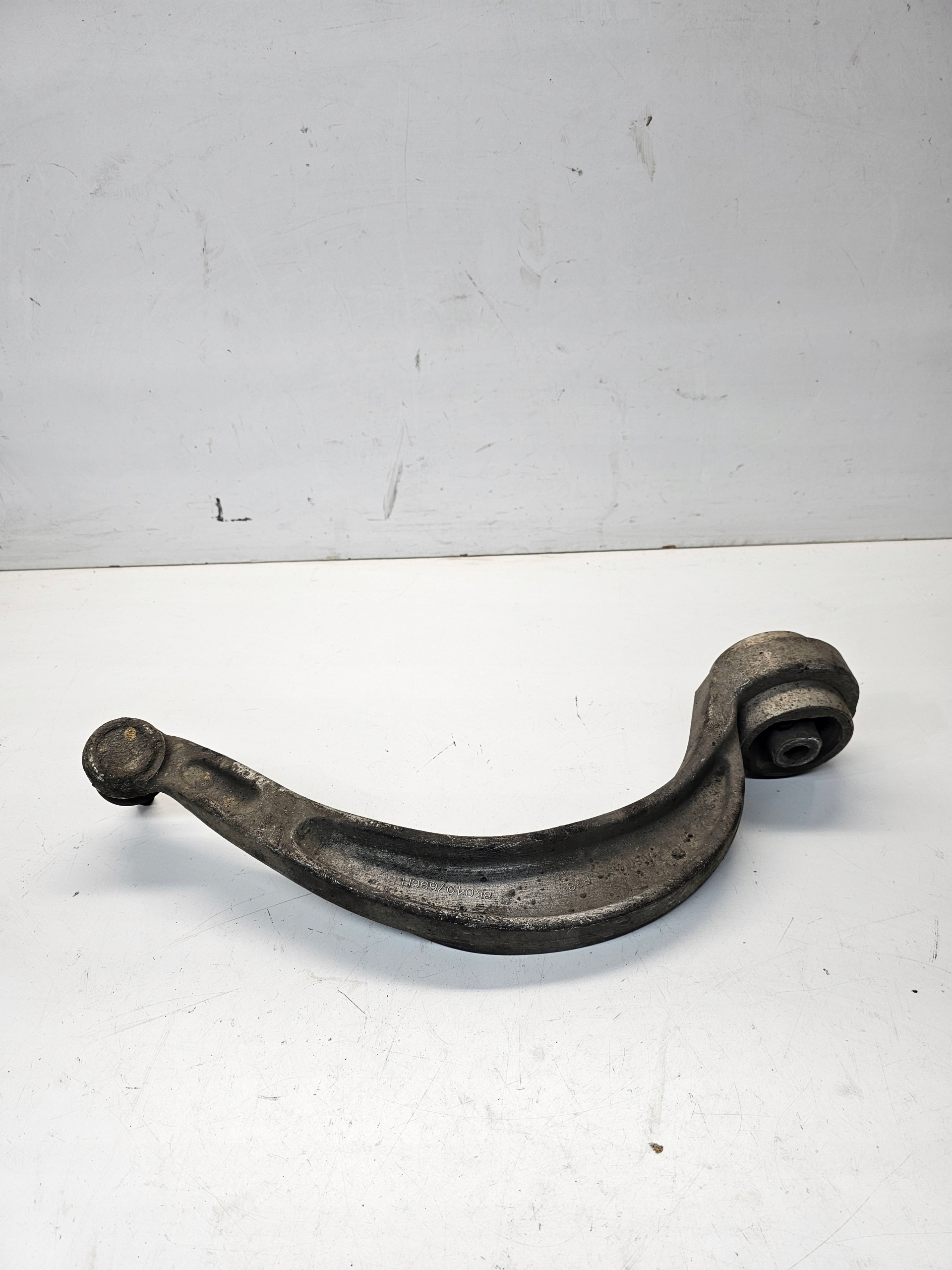 arm right front AUDI A4 A5 Q5 8K0407696H