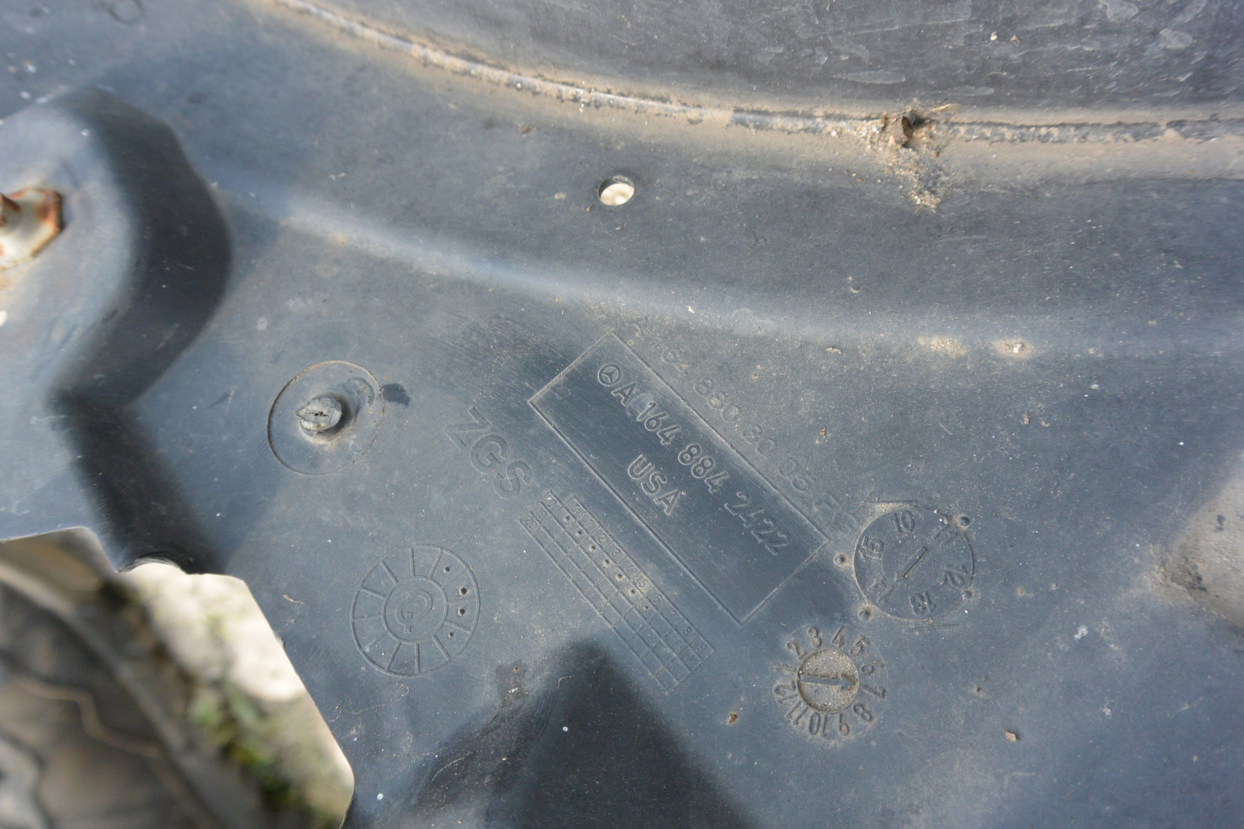 mudguard front front right left MERCEDES-BENZ GL X164