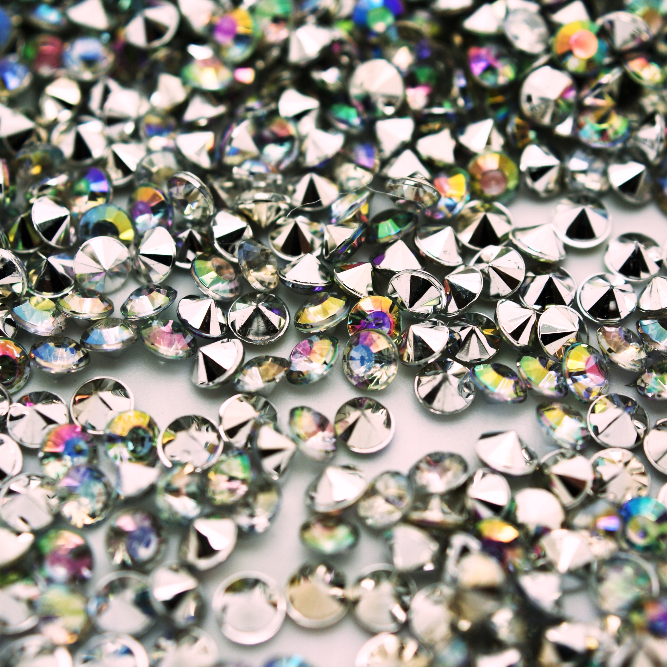 

Konfetti Diamentowe Dekor Opalizujący Sb 3mm 1000