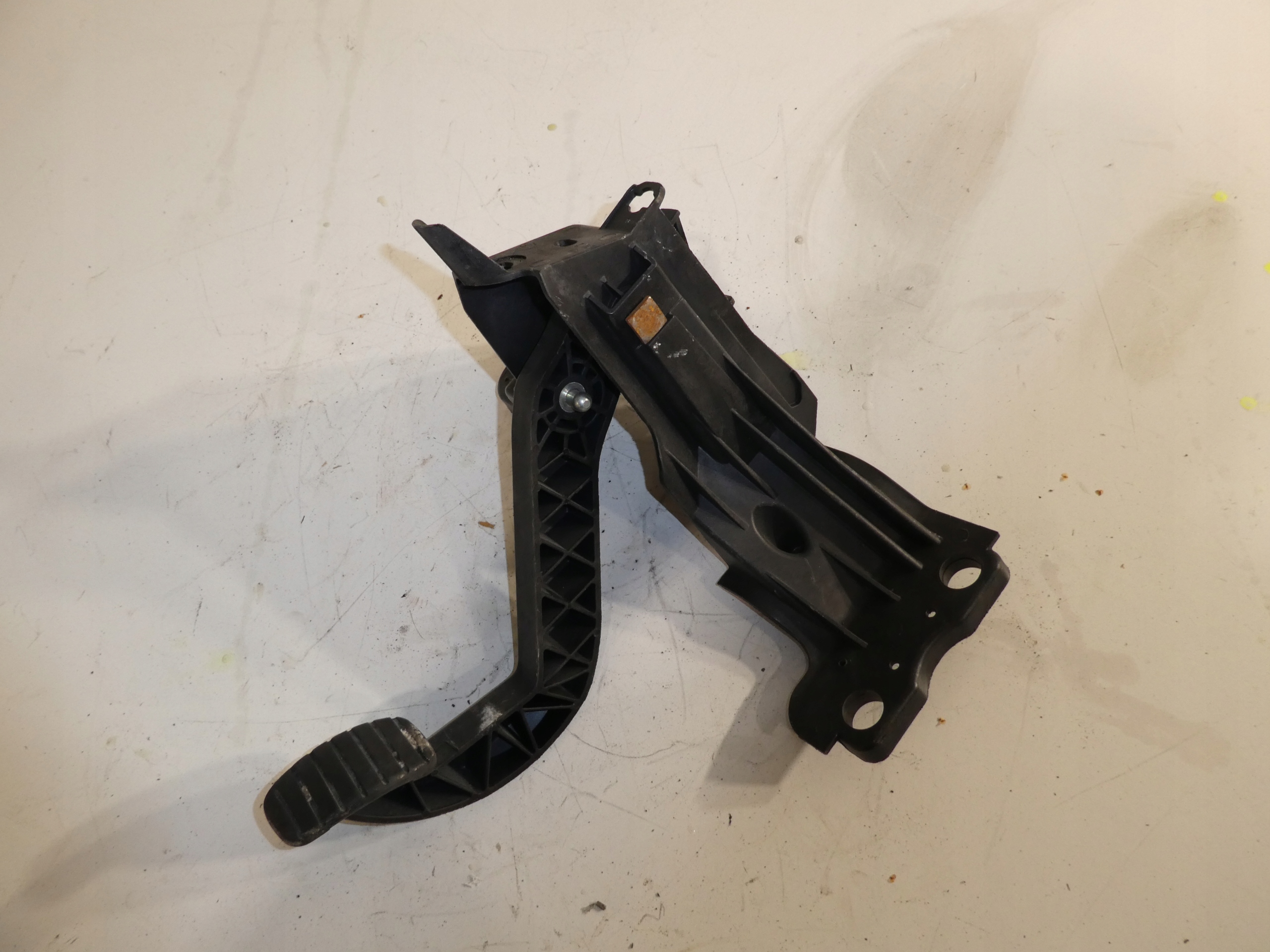 KUPPLUNGSPEDAL RENAULT MASTER III 070112
