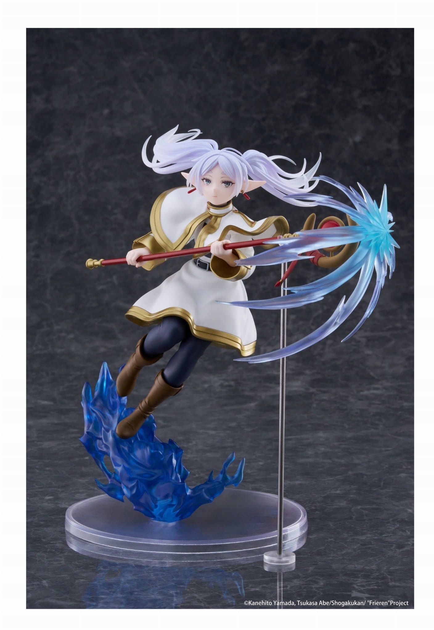 Figurka Frieren z Frieren Beyond Journey's End Amp+ 21 cm