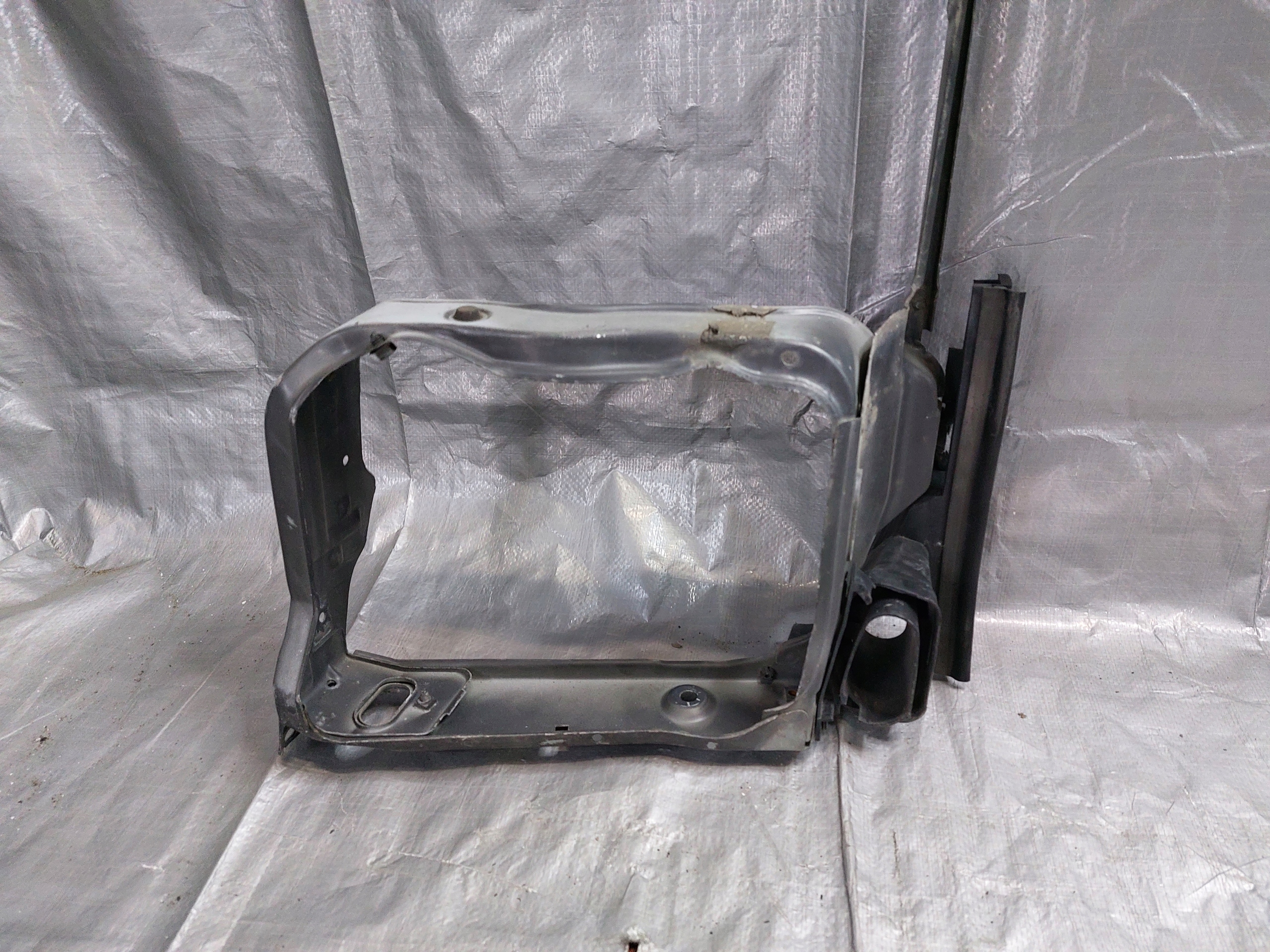 support panel for radiators pillar MERCEDES W202
