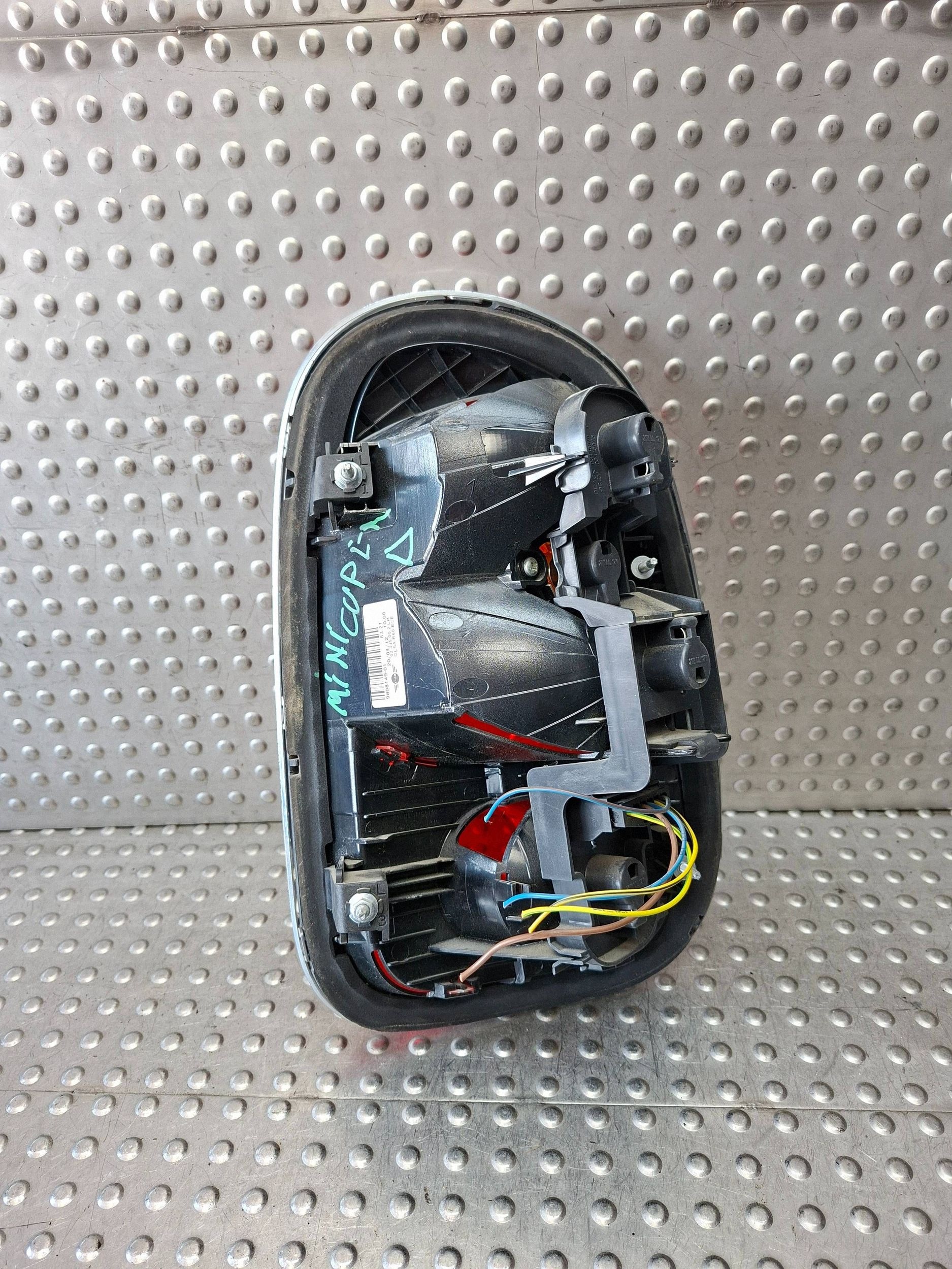 light rear part left MINI COOPER COUNTRYMAN R60 10-16 EU 9808149