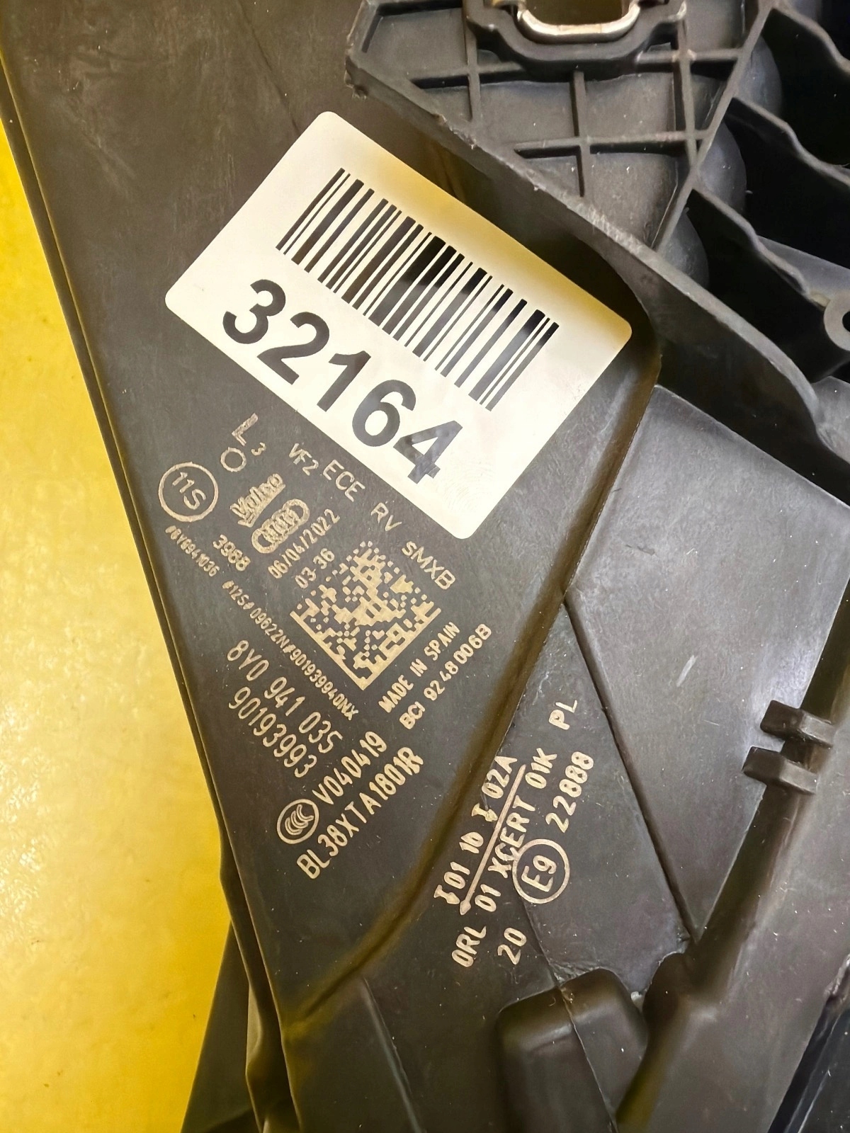 light left Audi A3 8Y Matrix Full Led 8Y0941035