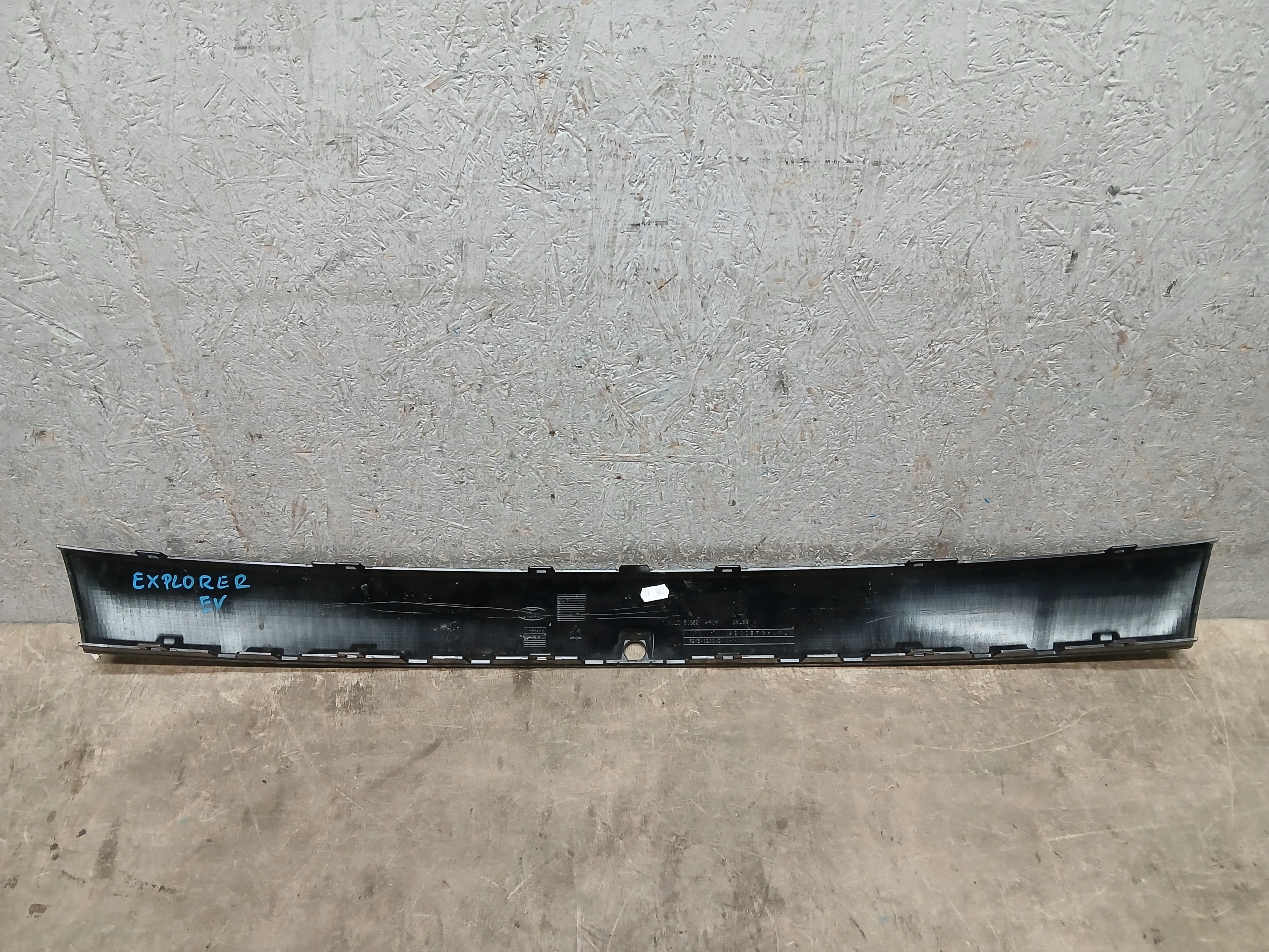 front PREKLADgrill FORD EXPLORER EV R2KB-8200-C