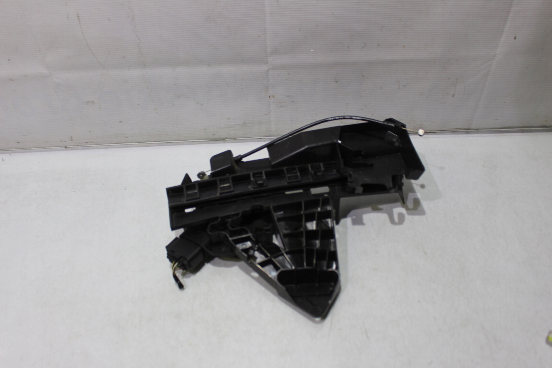 ZAMEK PRAWY PRZOD DRZWI FORD FOCUS MK2 1 6Ti LIFT Part manufacturer Other