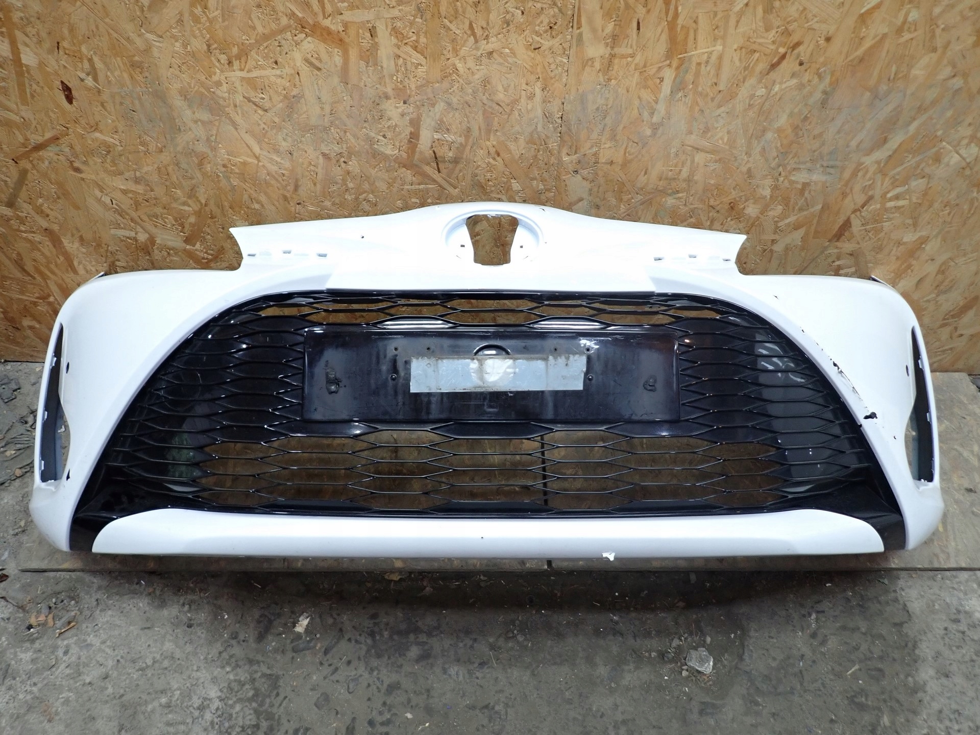 bumper front front TOYOTA YARIS 3 III LIFT 2017-2020R