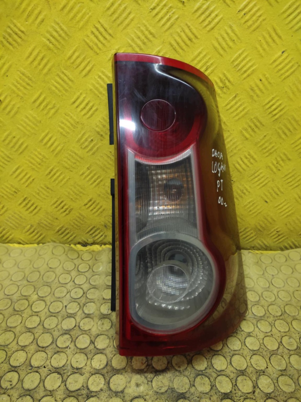 DACIA LOGAN and LIFT light right rear part 8200864610