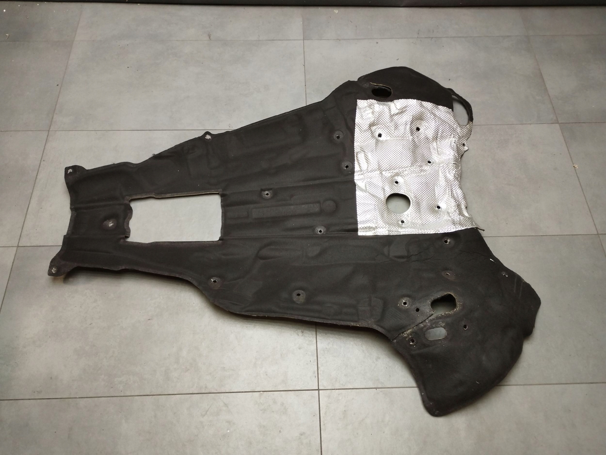 Mercedes-Benz E W213 Insonorisation TUNELU