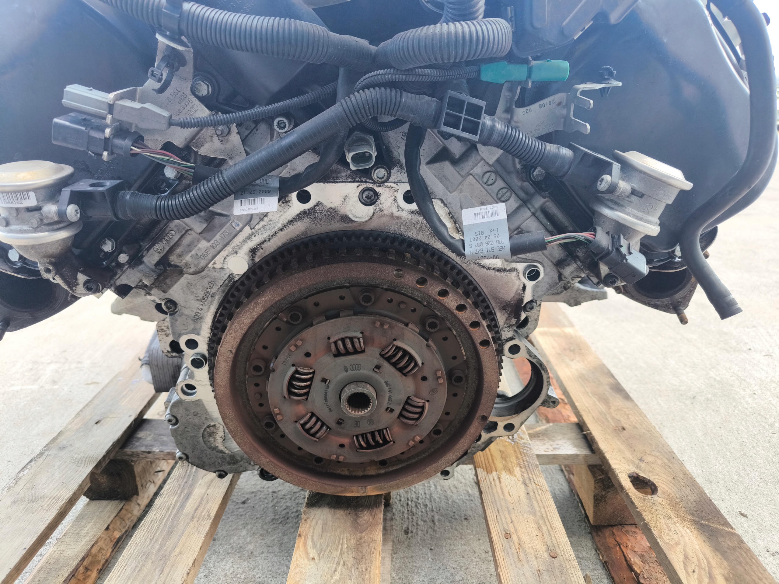 двигатель комплектный Audi A6 C6 A8 D3 2.8 оригинал