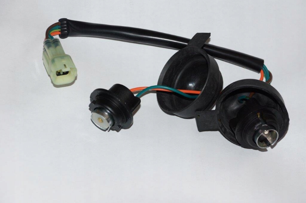 WIĄZKA OPRAWKA LAMPA TYŁ L KYMCO MXU 550 700 19-