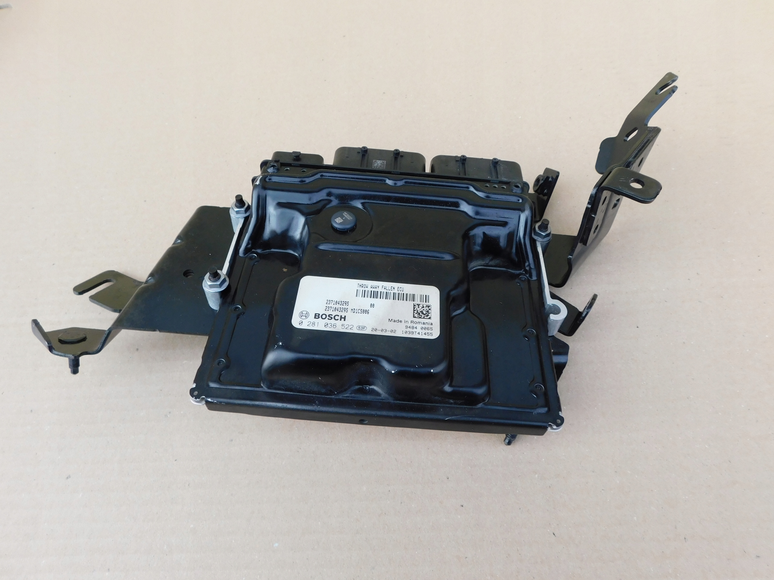 Renault Clio V 1.5 d computer control unit of the engine 0281036522 237104329S