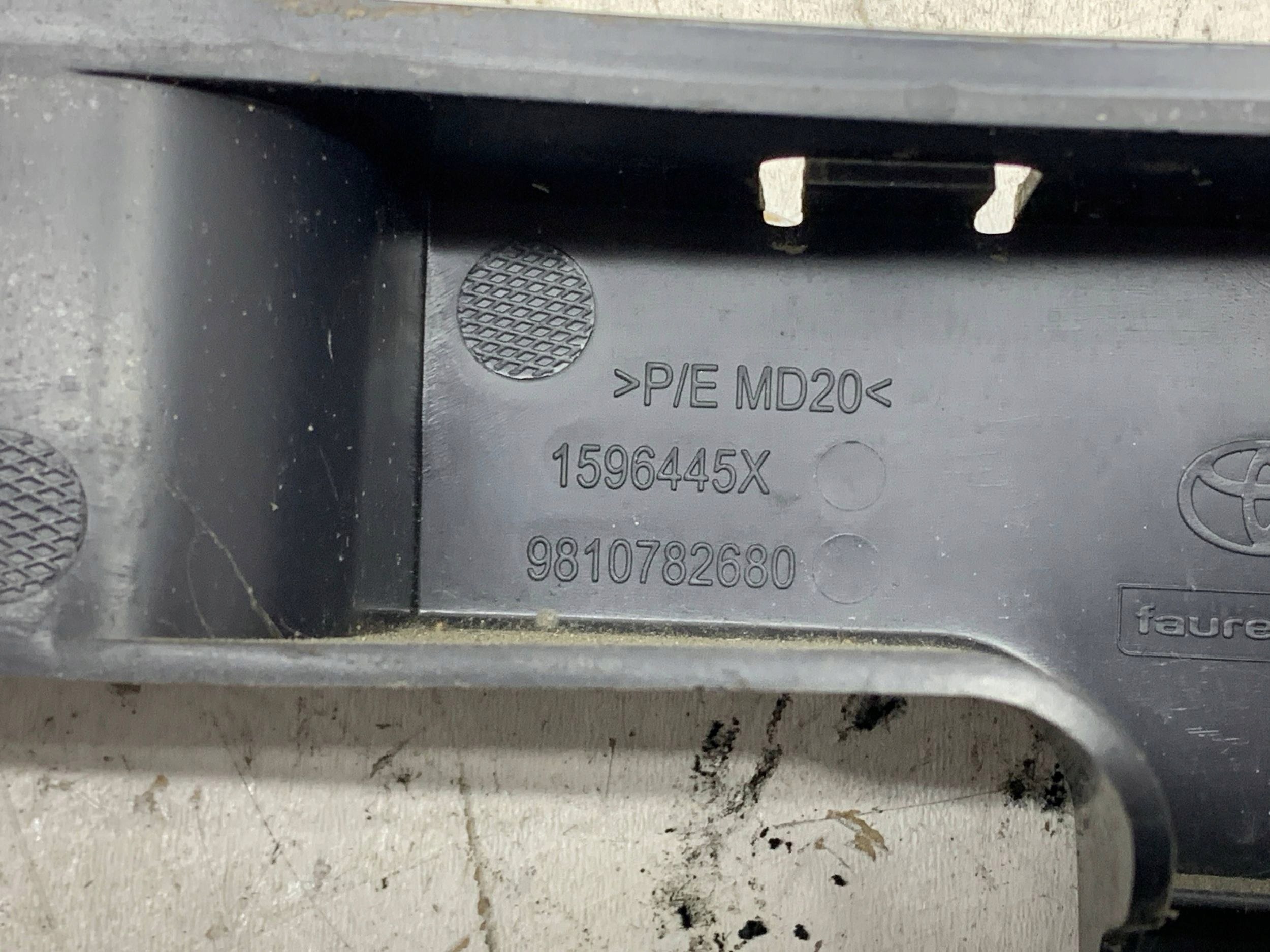 bumper bracket left rear part 9810782680 OPEL VIVARO C (2019-) JUMPY PROACE SCUDO