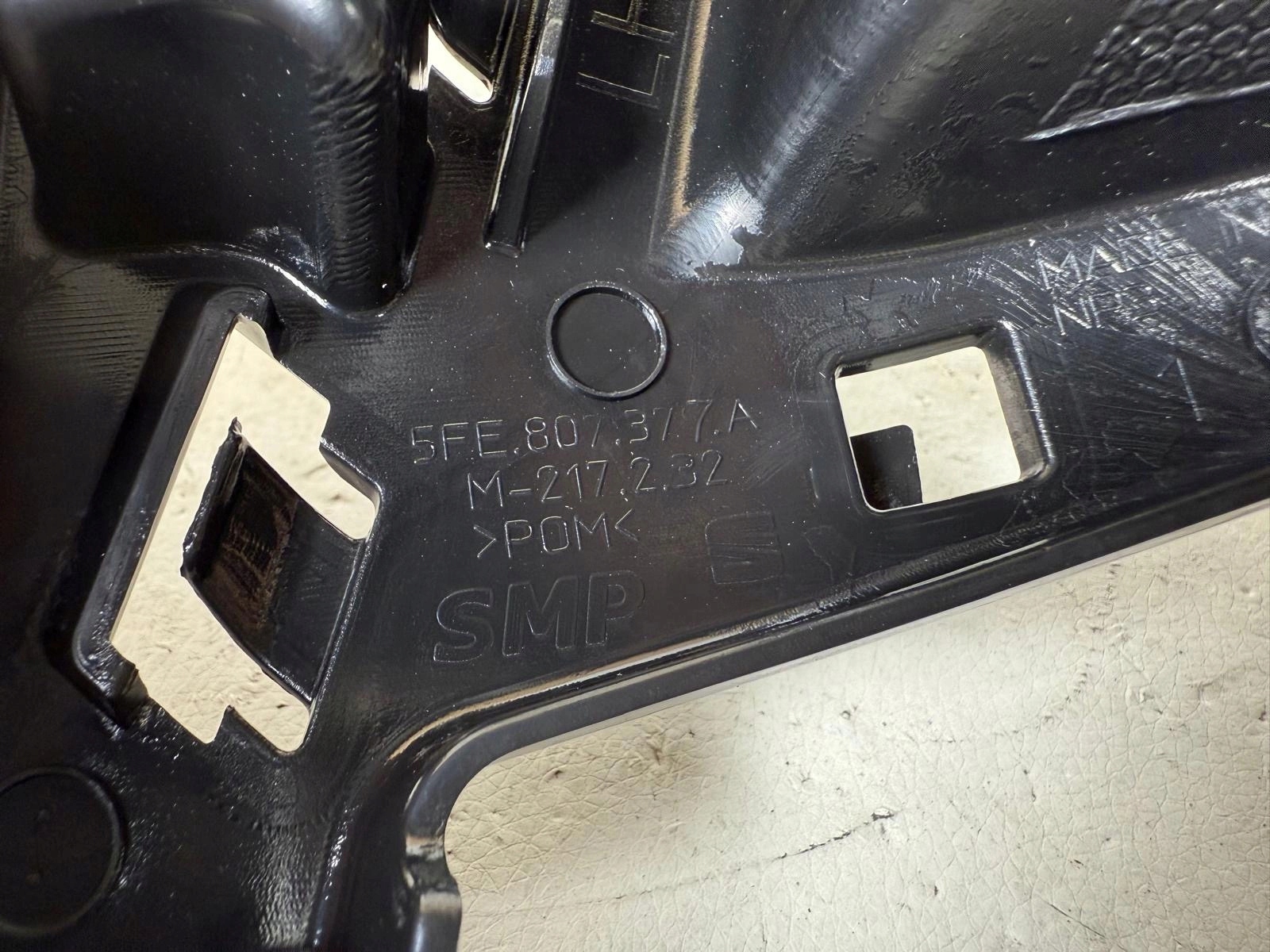 Seat Leon IV bumper bracket holder rear part 5FE807377A