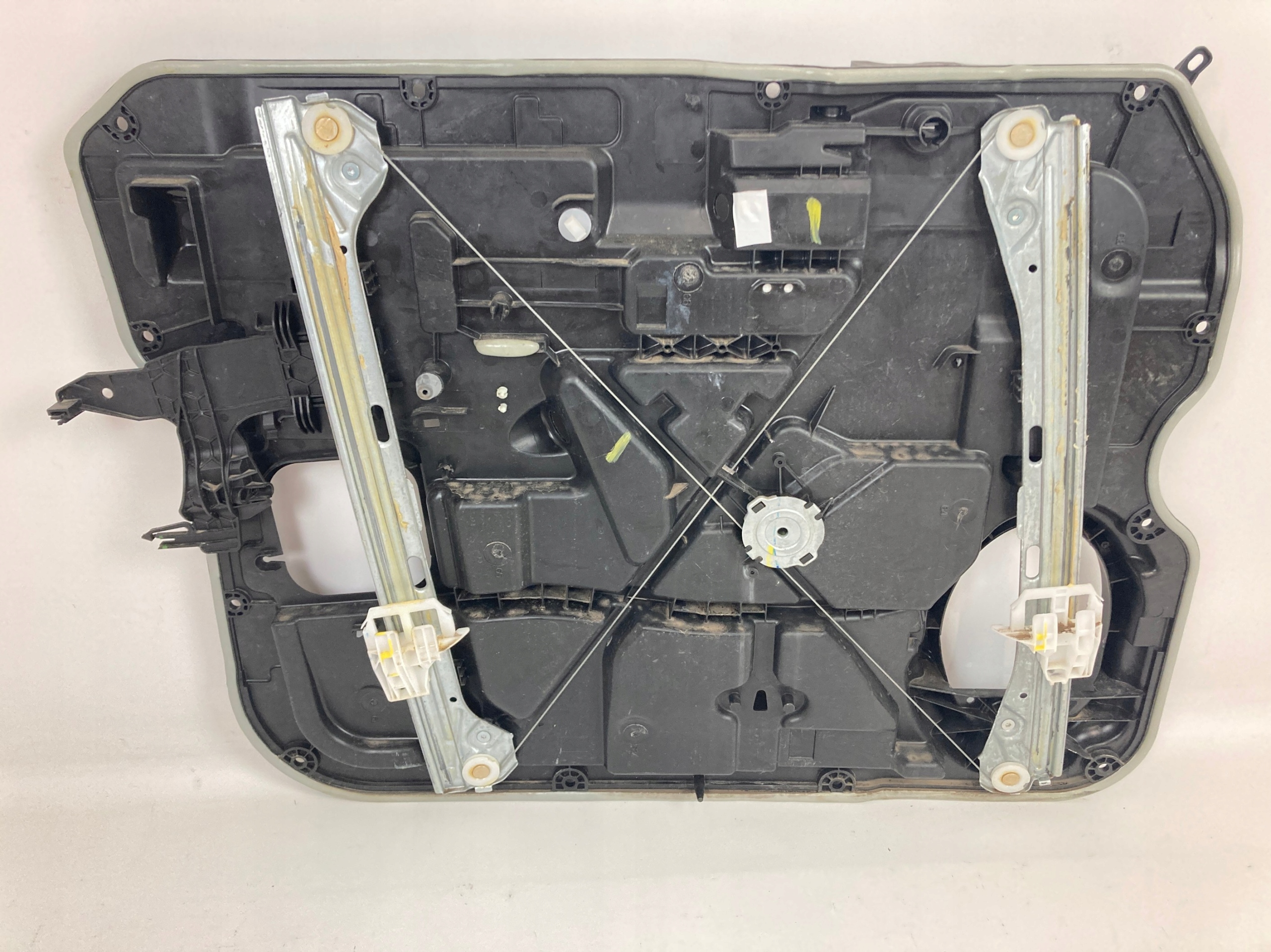 Ram 2500, 3500 prowadnica windows panel door right front 2019-26