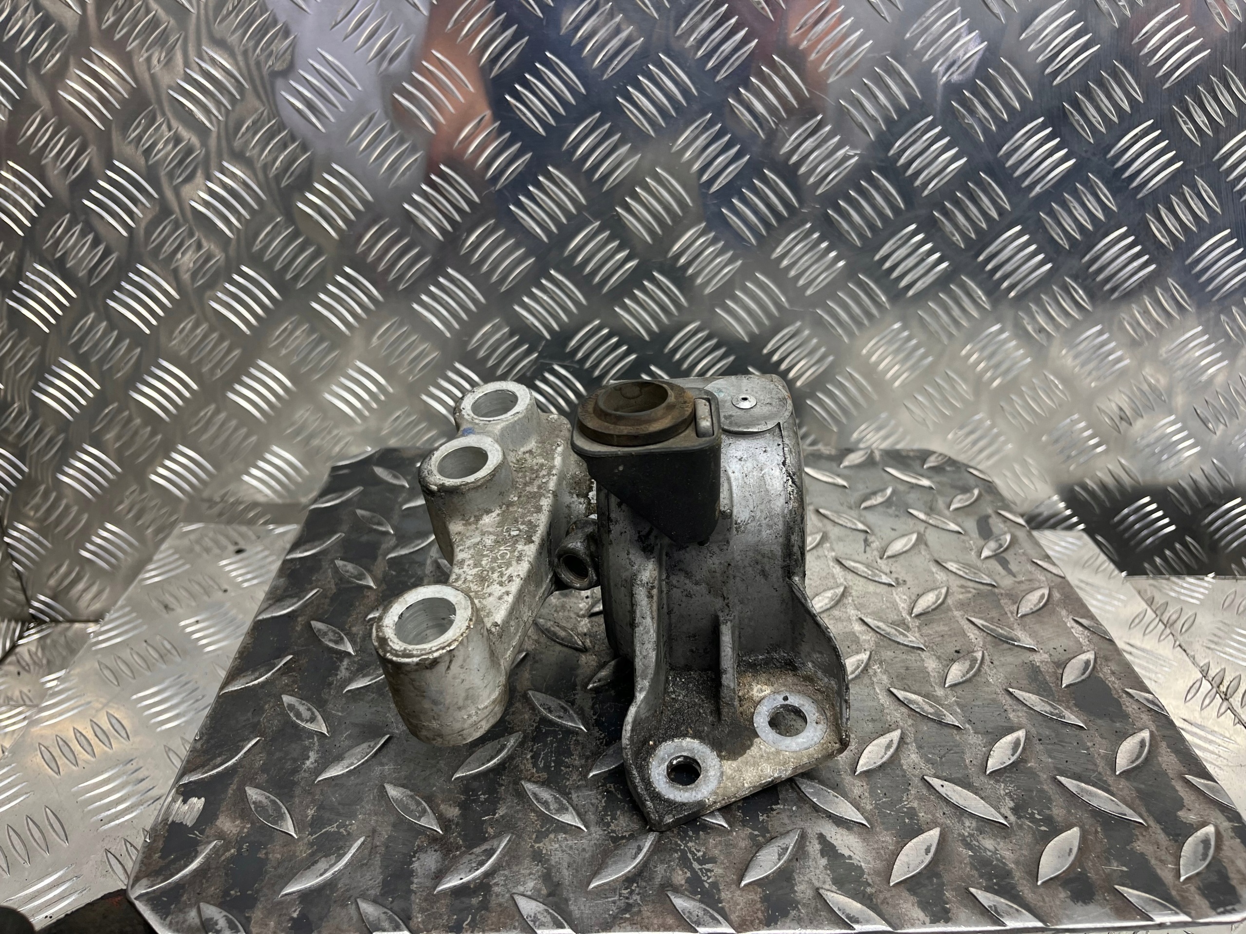 engine mount FIAT DOBLO 2 51980334 1.6 JTD