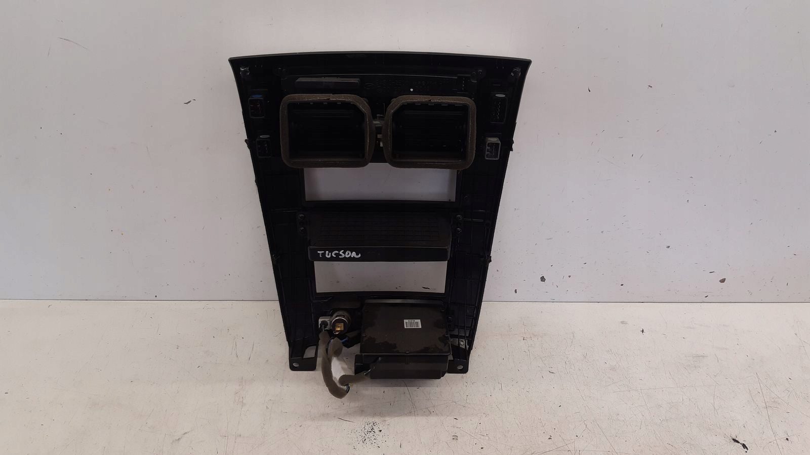 grid air conditioning devices console central Hyundai Tucson and 2,0i LIFT