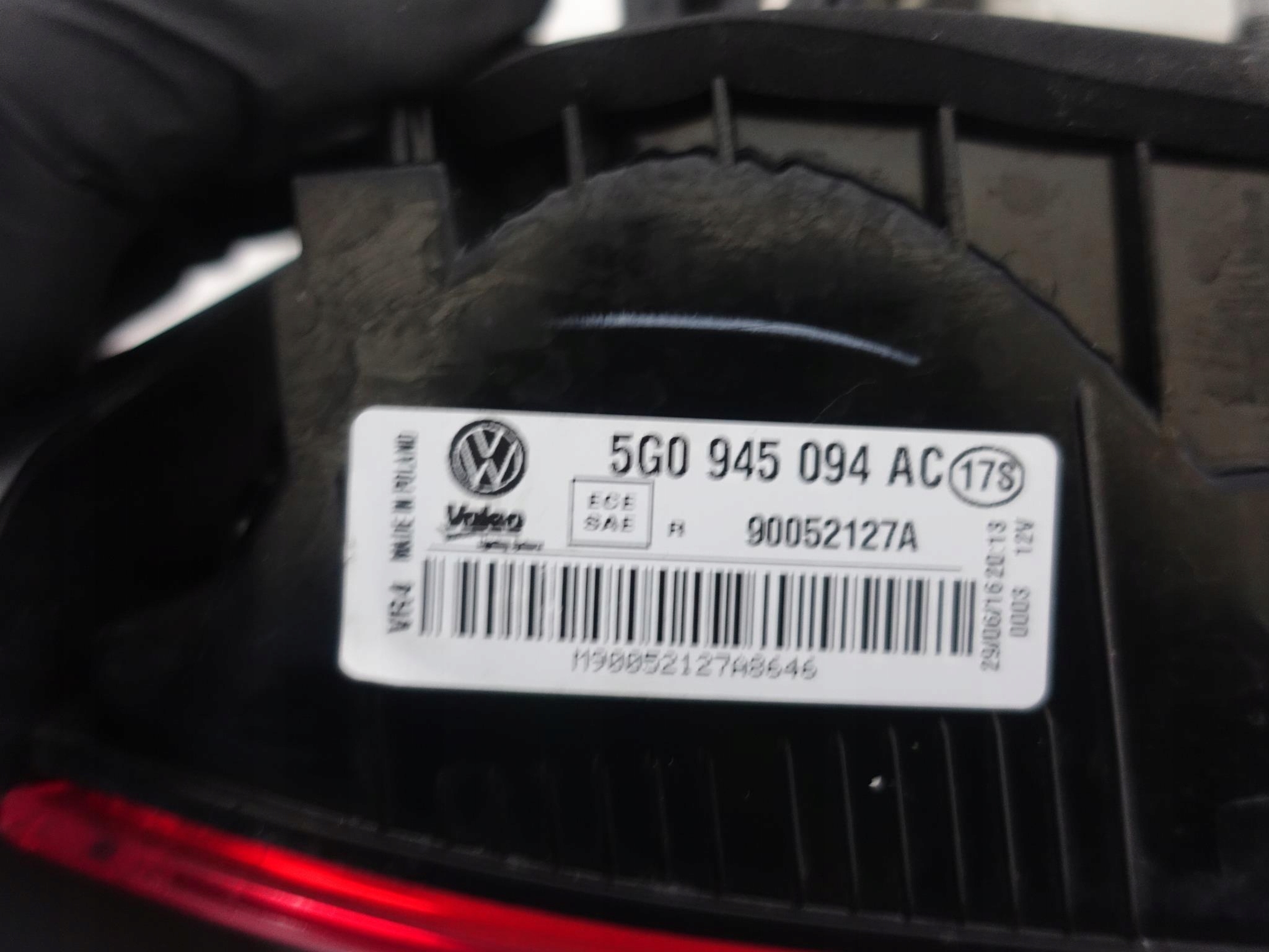 VW GOLF VII 7 5G0 HB light right rear part to the bonnet EU